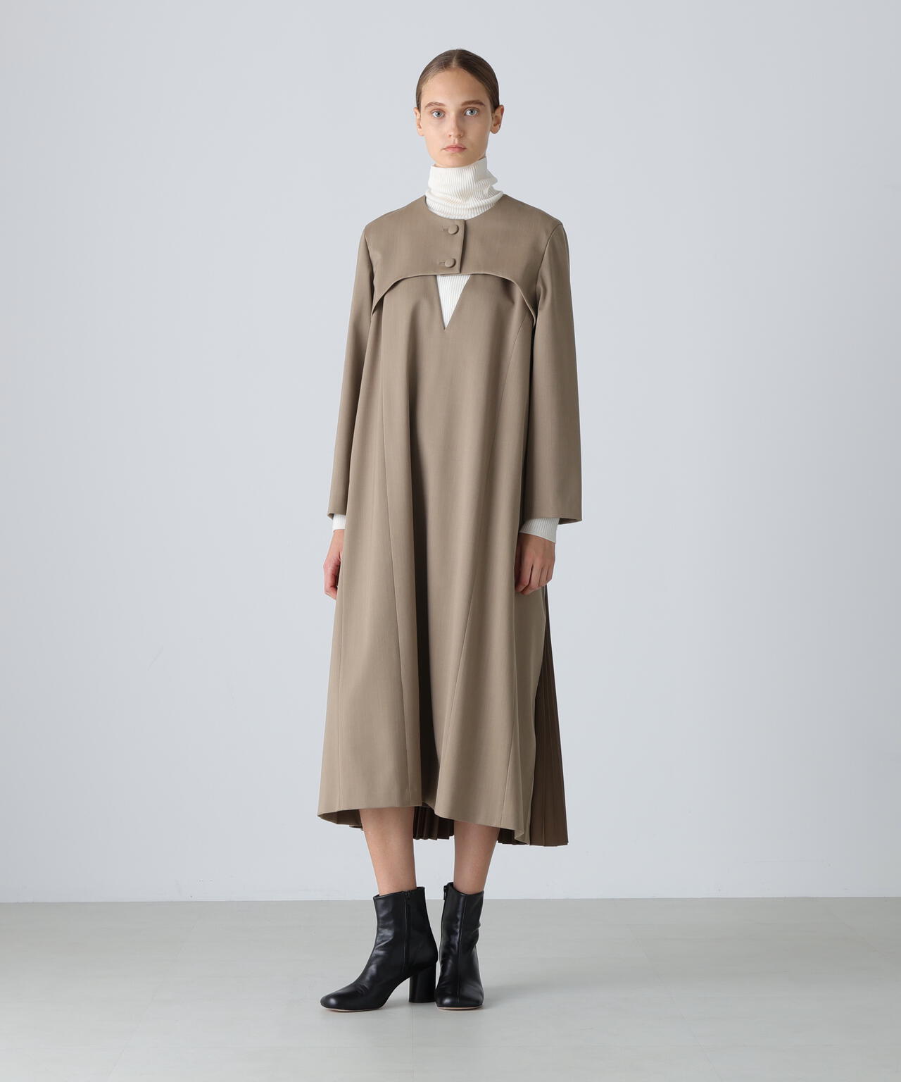 【新品未使用】ADABAT STREAM ワンピース　ベージュ　Sサイズ コンパクトベネシャンワンピース | ADORE（アドーア） ｜【公式】通販