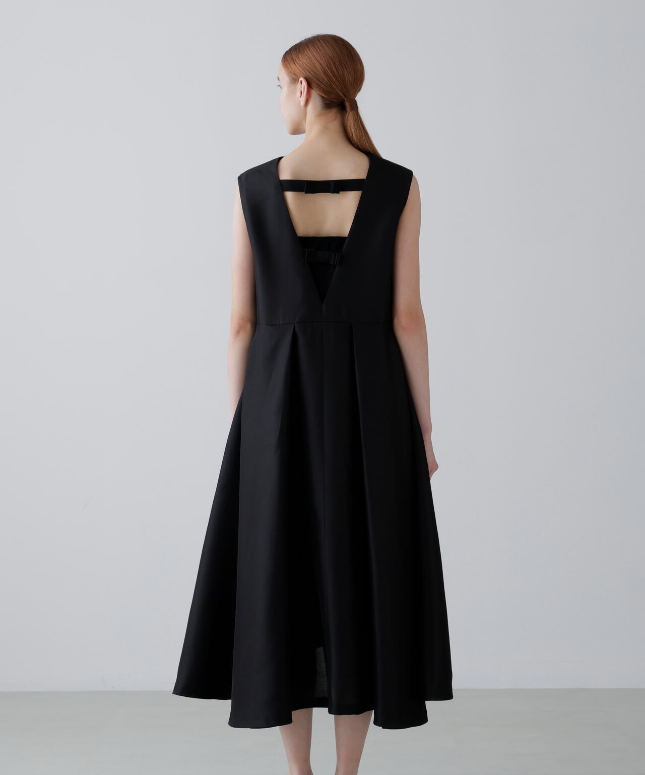 BLACK LABEL＞シルクダブルクロスノースリーブワンピース