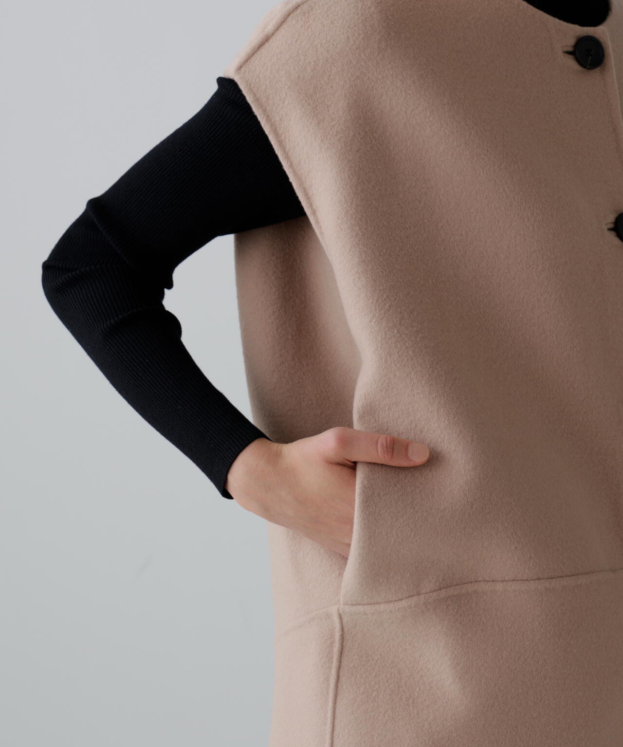 ソリッドウールリバーノーカラージレ