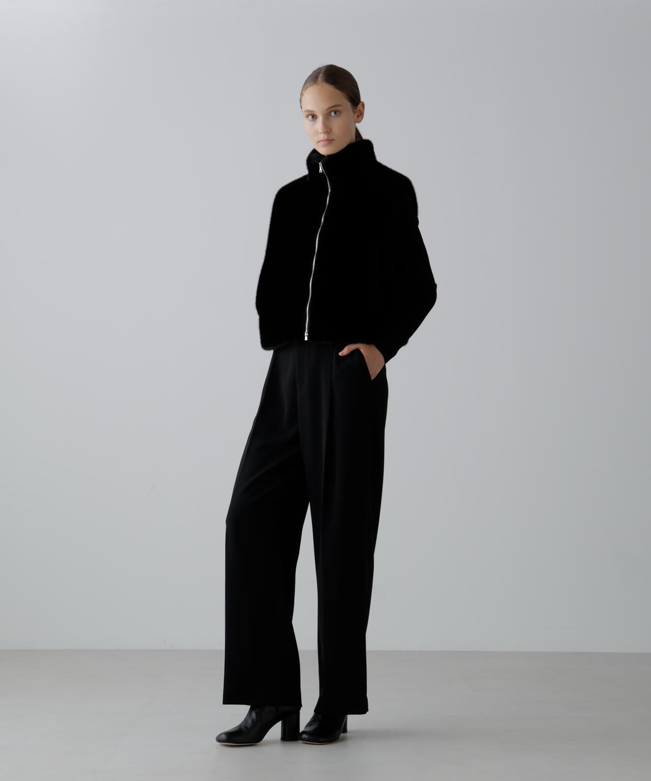 フェイクファーベスト