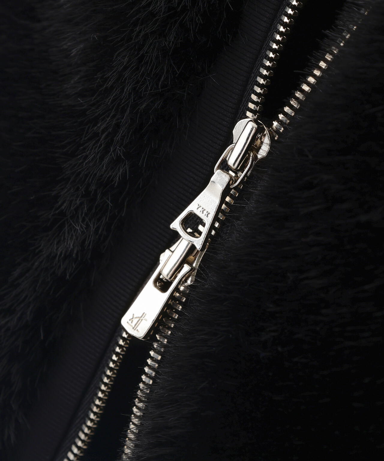 フェイクファーベスト