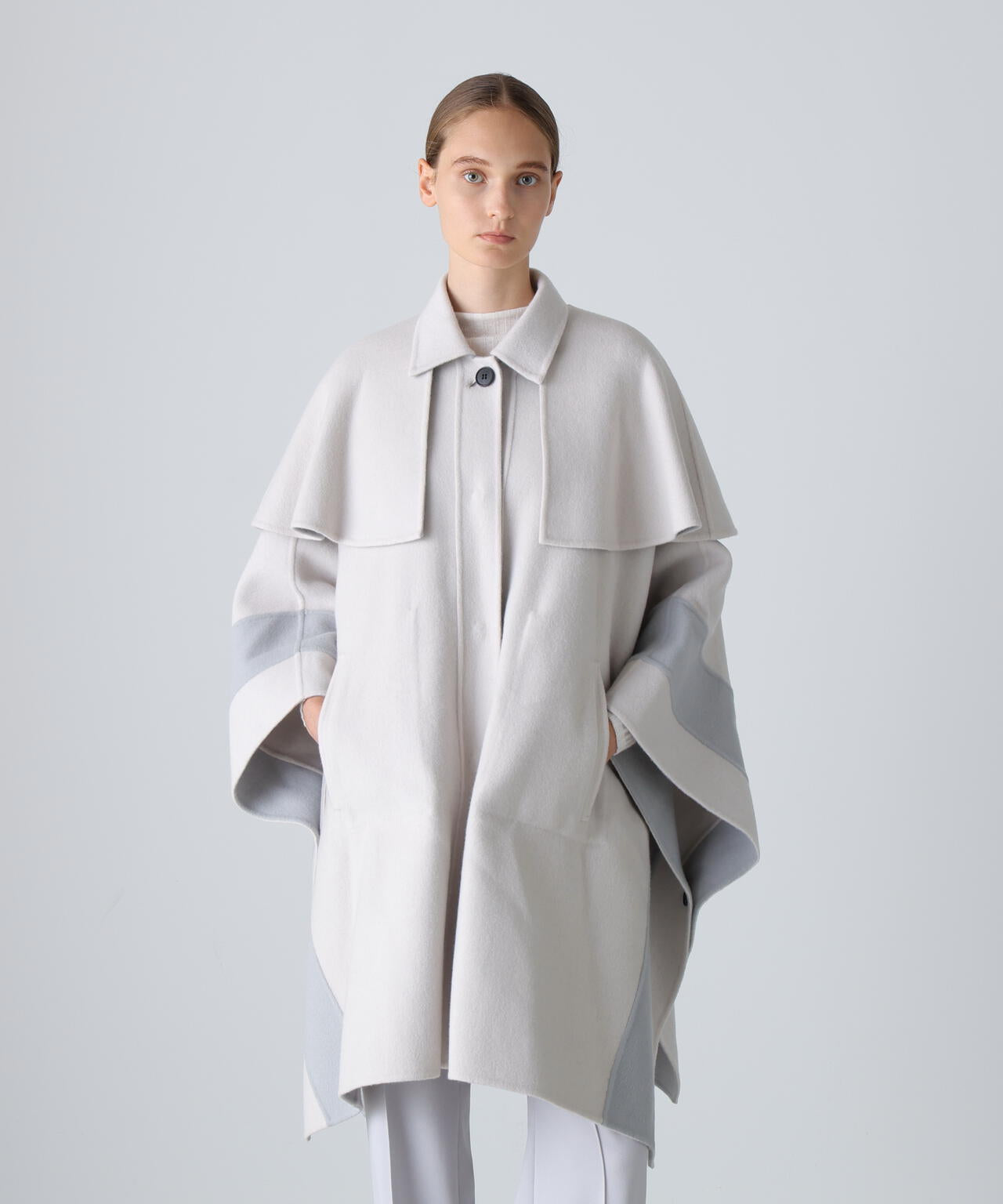 Ca混2TONEリバーケープコート | ADORE（アドーア