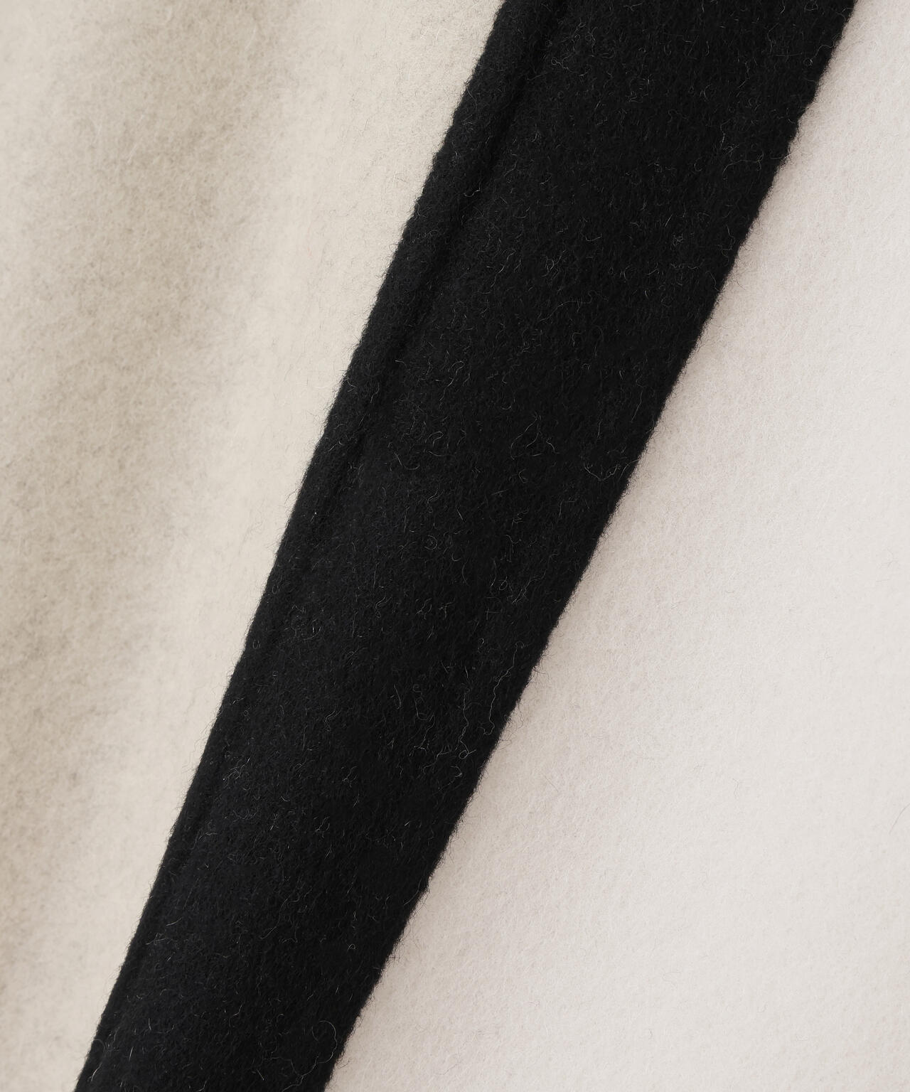 Ca混2TONEリバーノーカラーコート | ADORE（アドーア