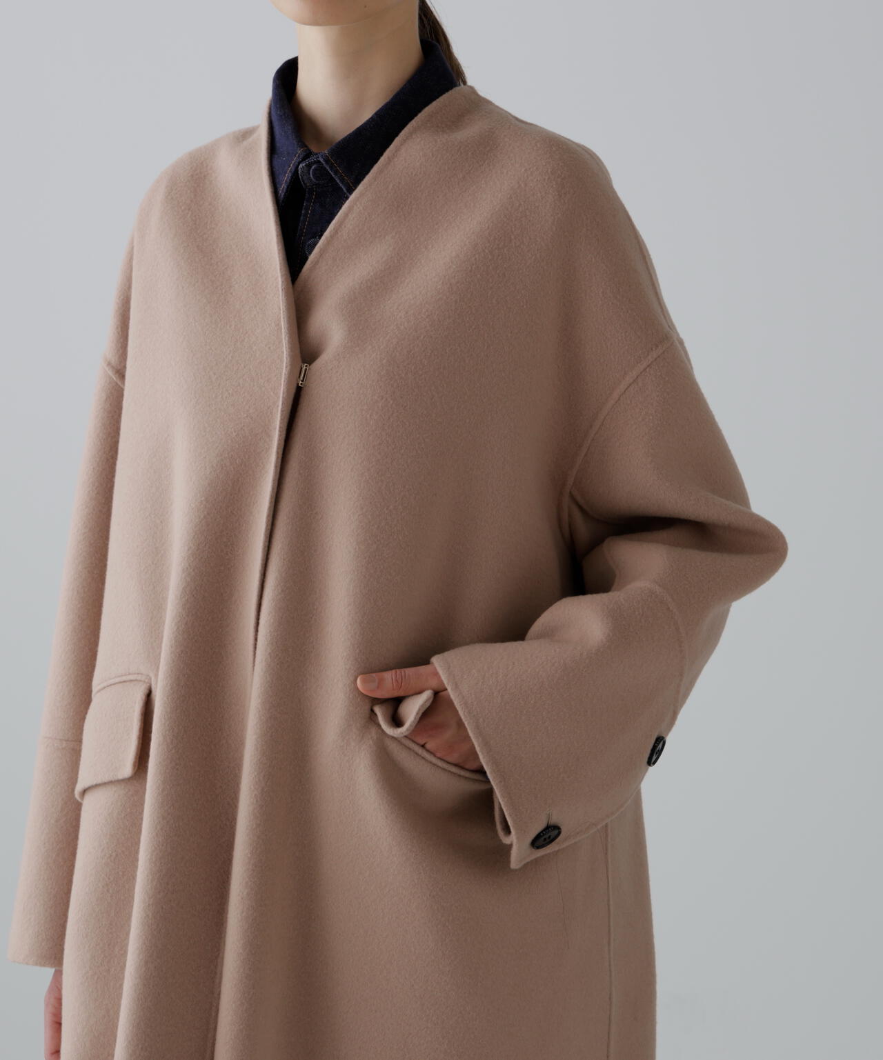 ソリッドウールリバーノーカラーコート | ADORE（アドーア