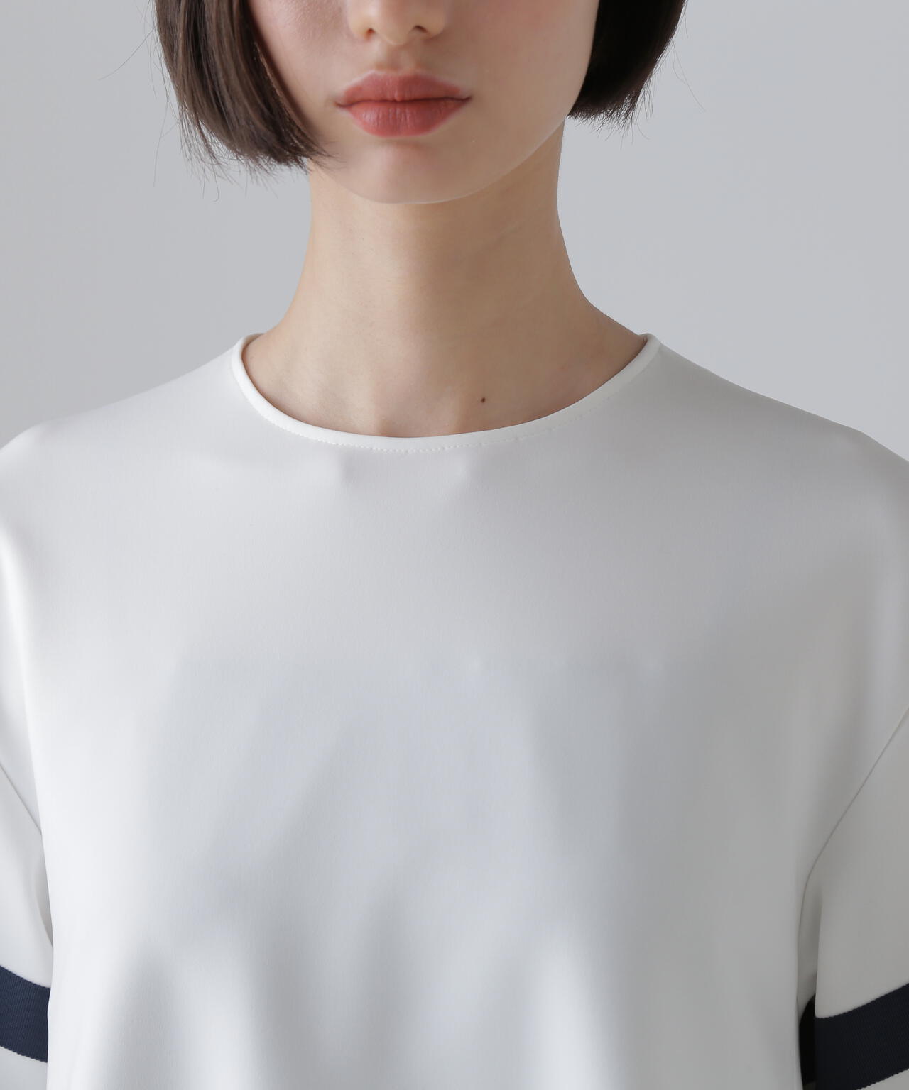 【新品未使用タグ付き】ADORE エアーダンボールカットソー 楽天市場】【SALE／50%OFF】◇エアーダンボールカットソー ADORE