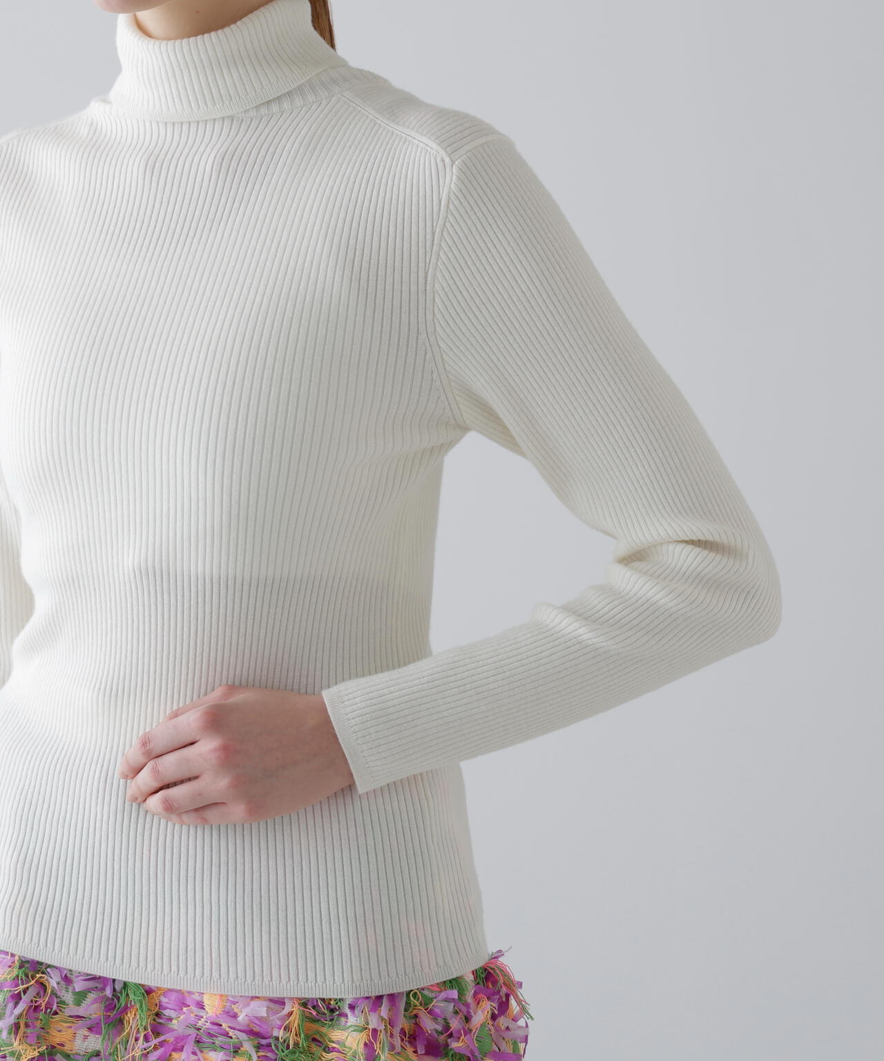 ベーシックタートルニット