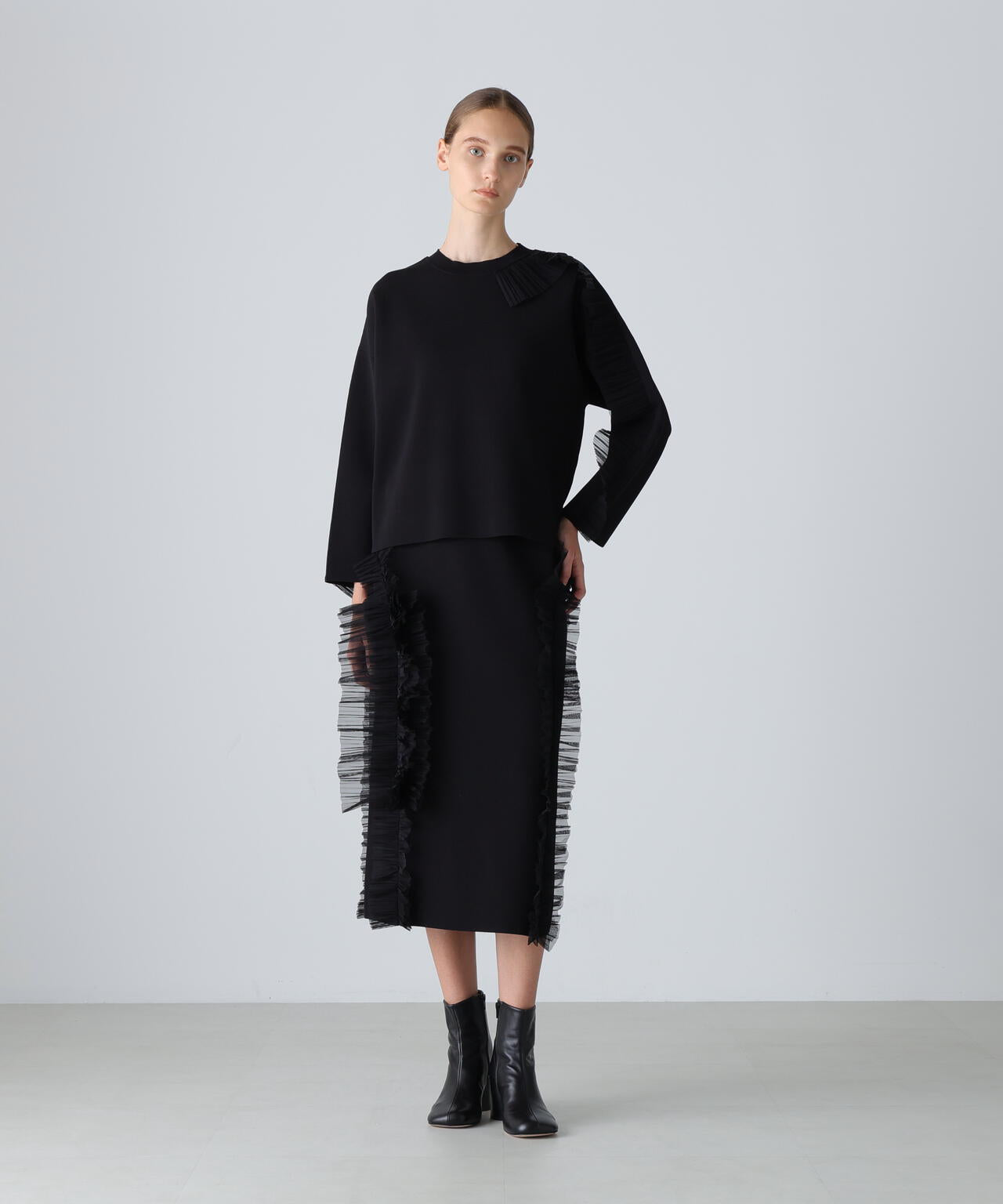 エンベリッシュトニットプルオーバー