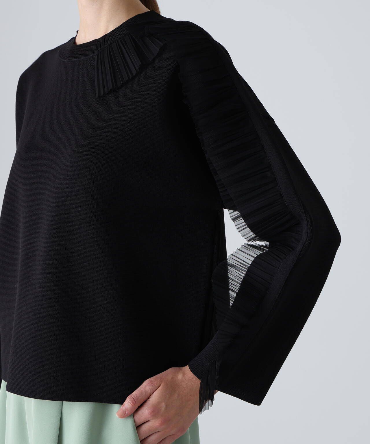 エンベリッシュトニットプルオーバー