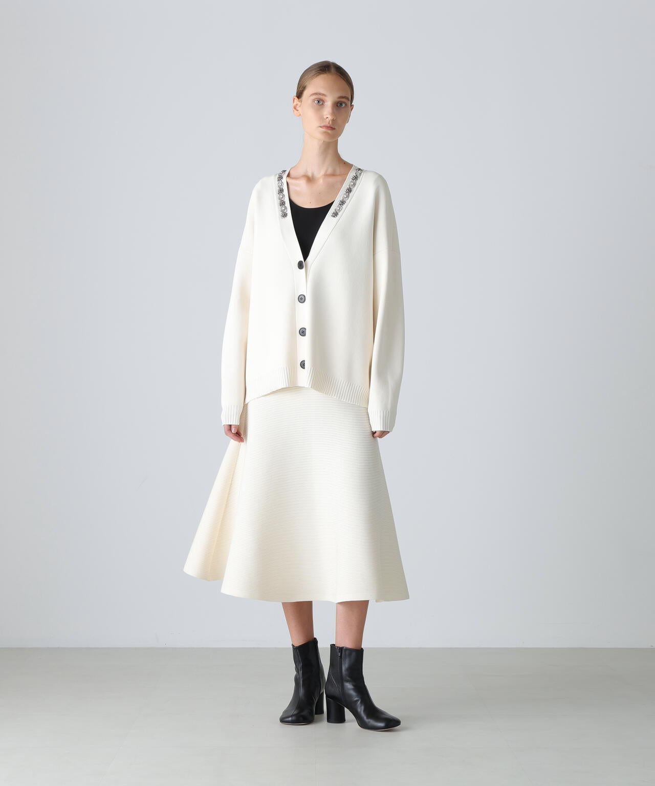 ADORE ニット　カーディガン　コート ビジューカーディガン | ADORE（アドーア） ｜【公式】通販mix.tokyo