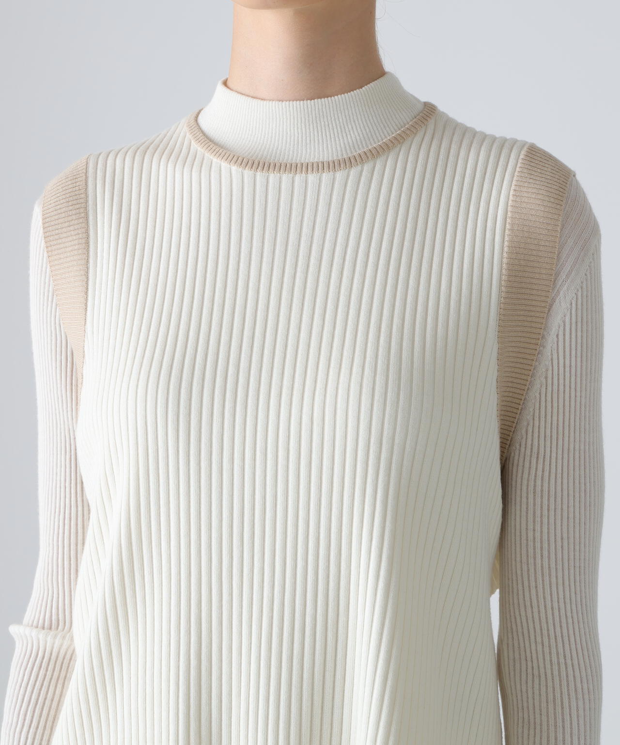 【新品】adore アドーア　ニットシャツ切り替えトップス　Vネック ブライトストレッチニット | ADORE（アドーア） ｜【公式】通販