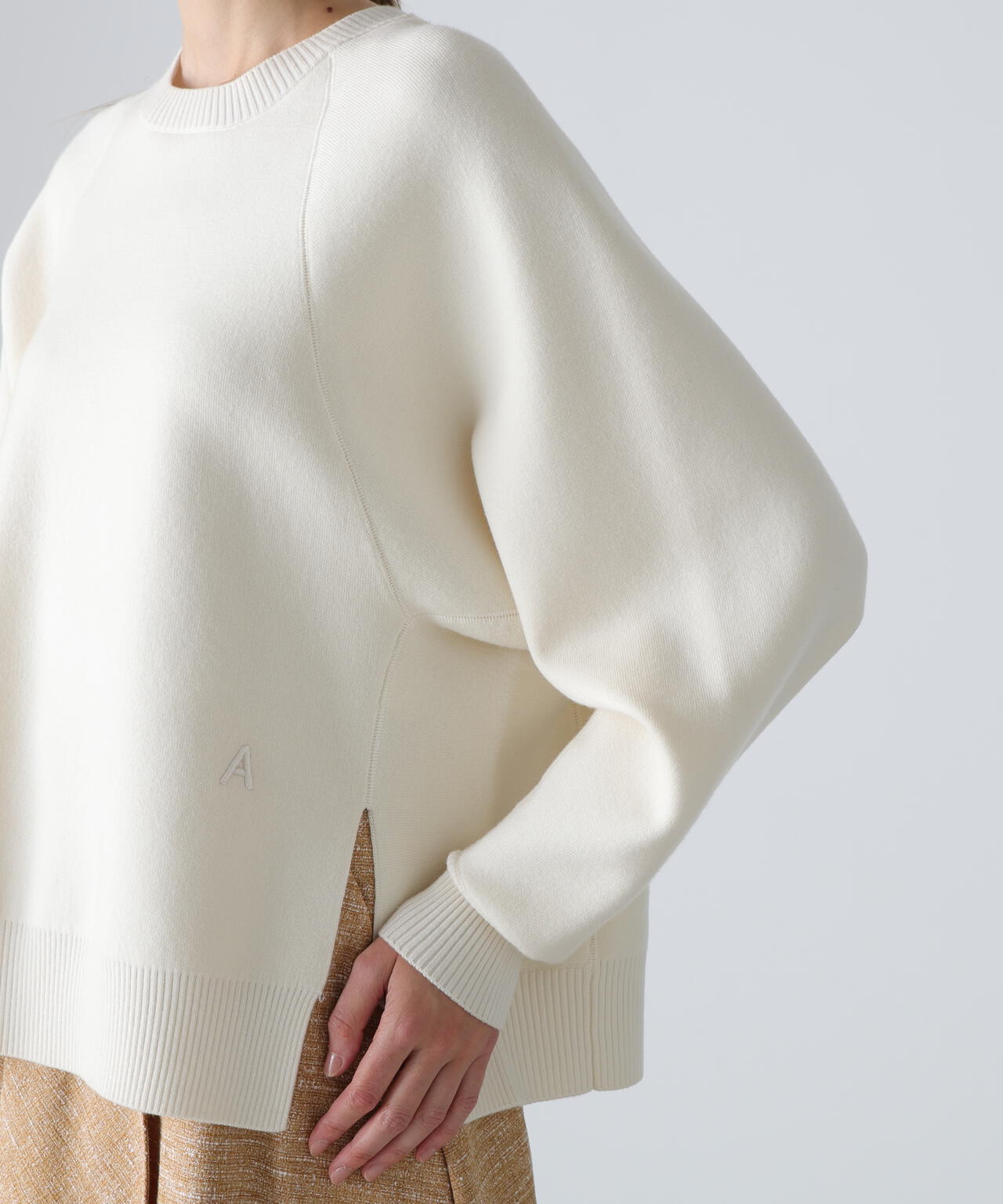 イニシャルニット