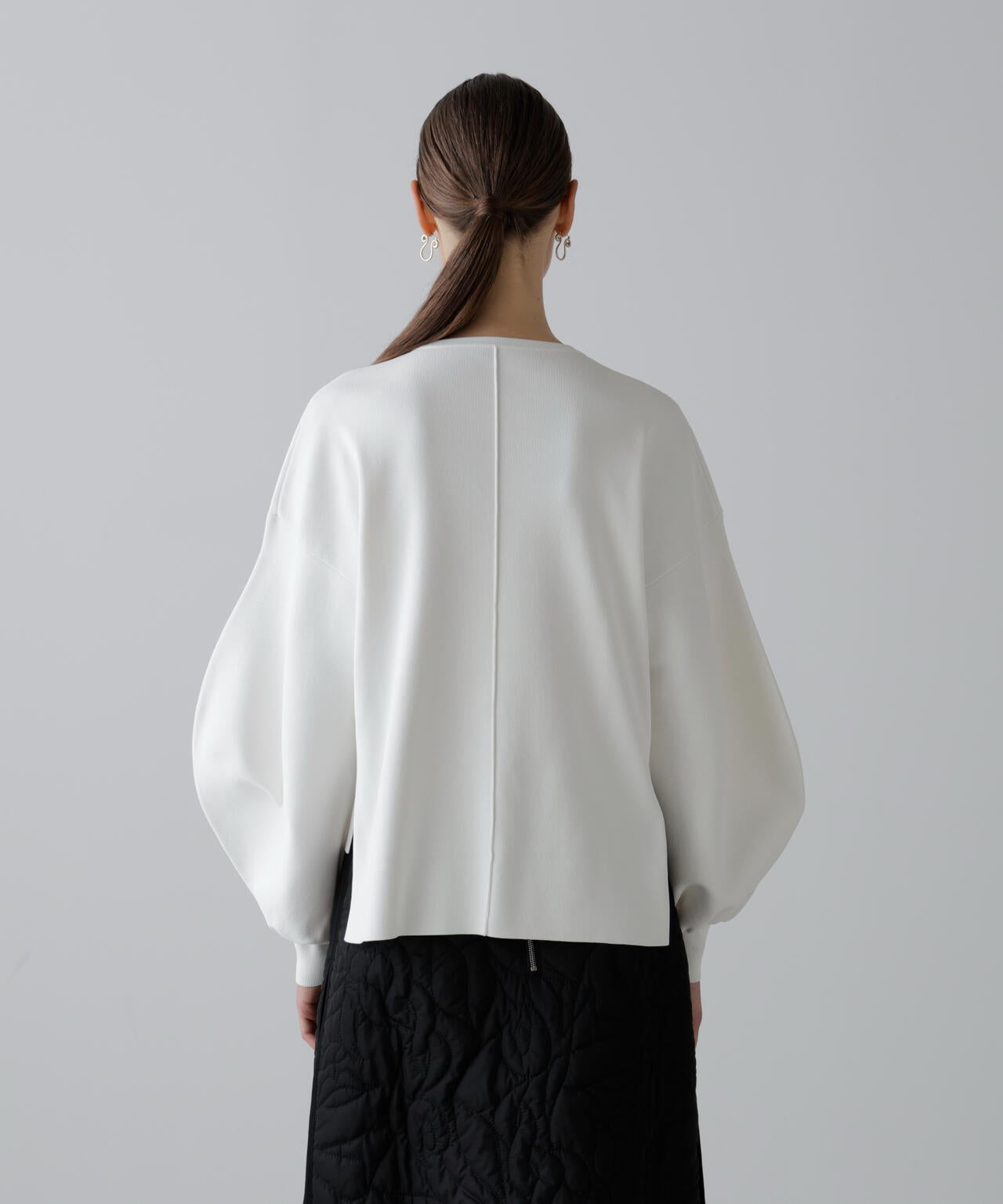 美品☆ADORE アドーア　ドライストレッチニット　ホワイト　七分袖　ハイネック ドライストレッチニットプルオーバー （ニット・セーター