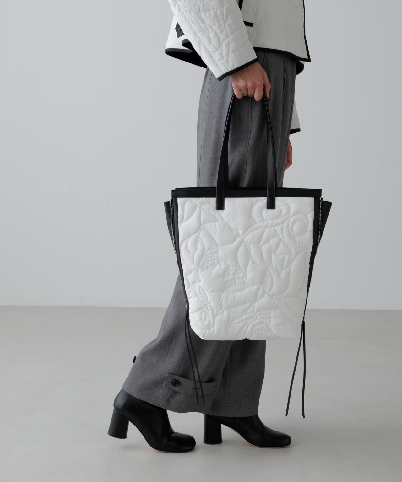 ドローイングキルティングバッグ