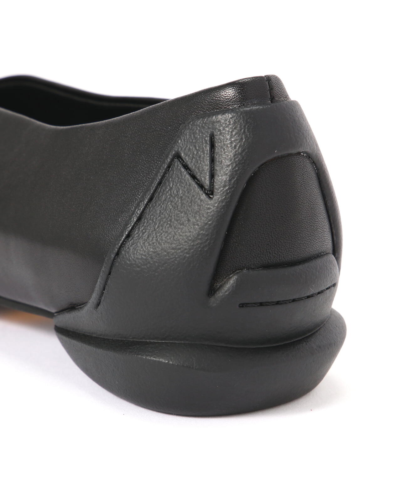 ＜ＳＨＩＳＥＩ＞ポインテッドスリットパンプス