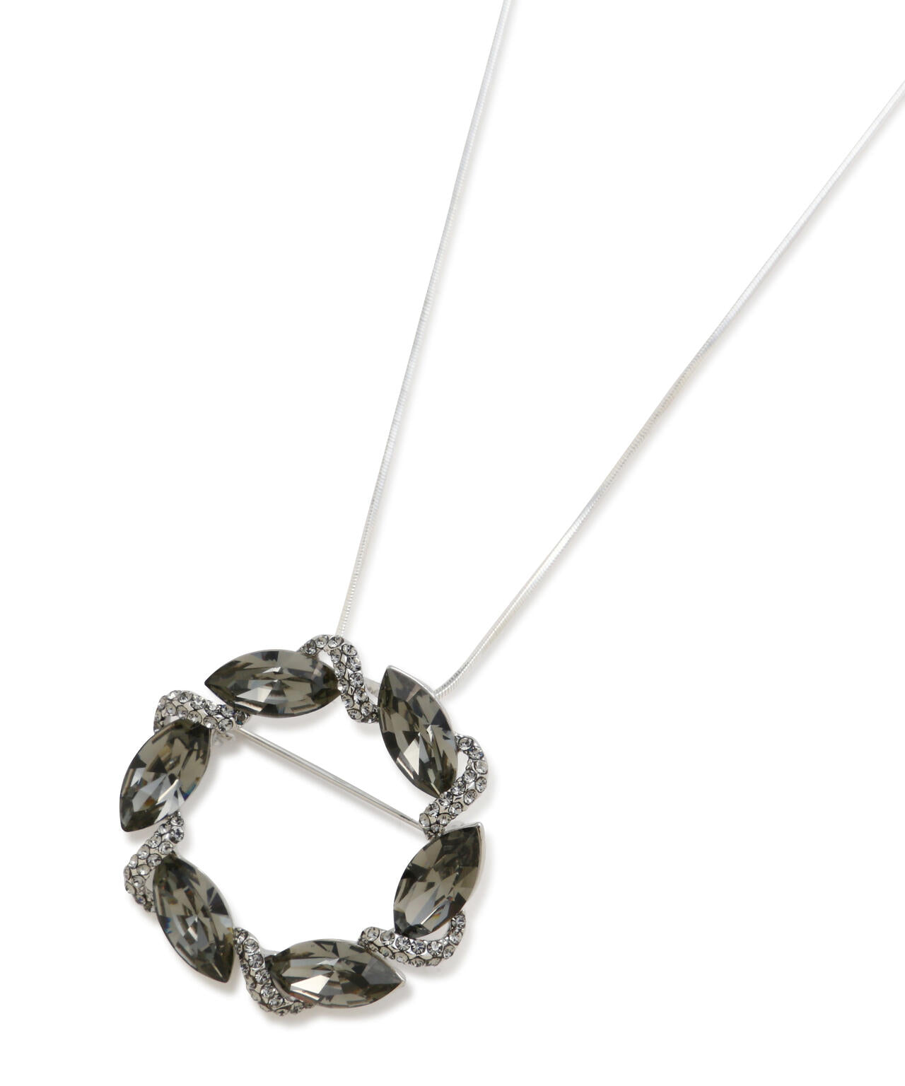 リースブローチ