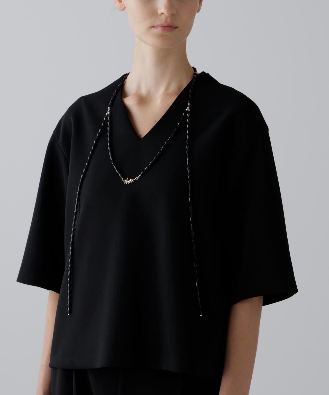 カットグラスネックレス