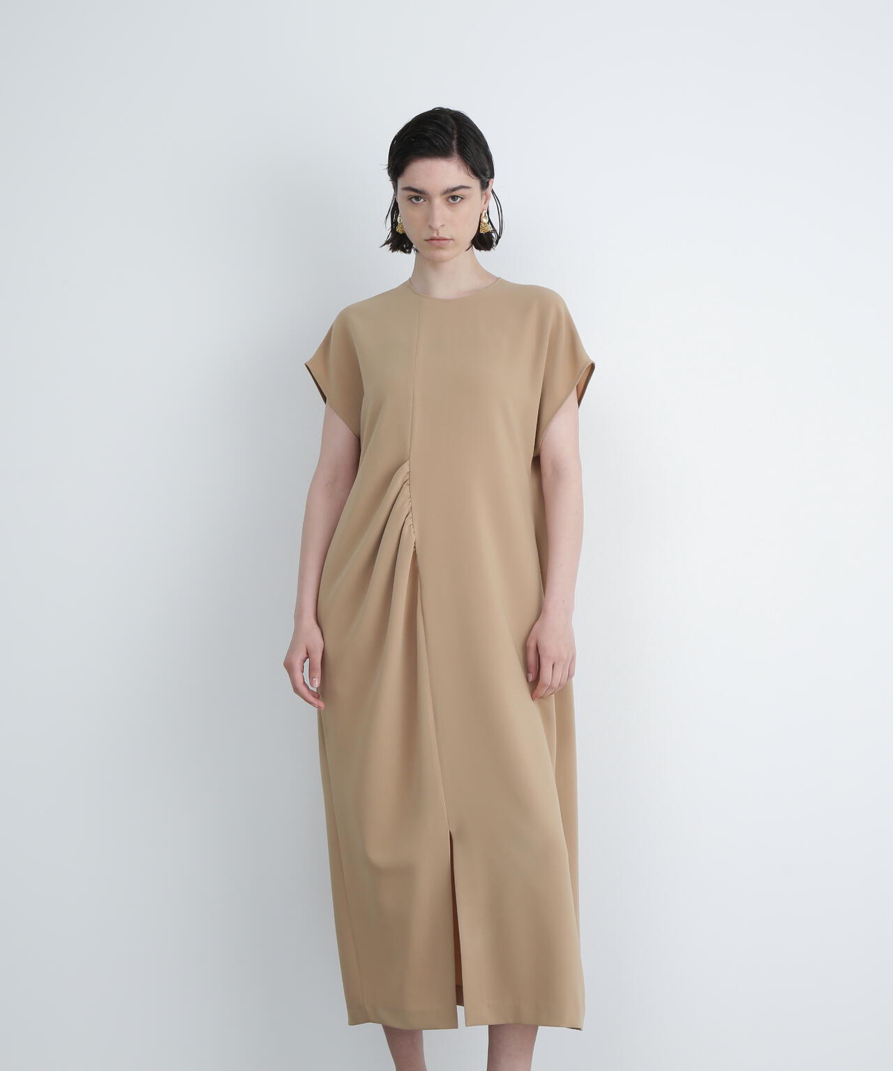 ADORE ライトダブルクロスワンピース 完売品 22AW ベージュ UNiPH＞エアリーダブルクロスワンピース | ADORE（アドーア） ｜【公式