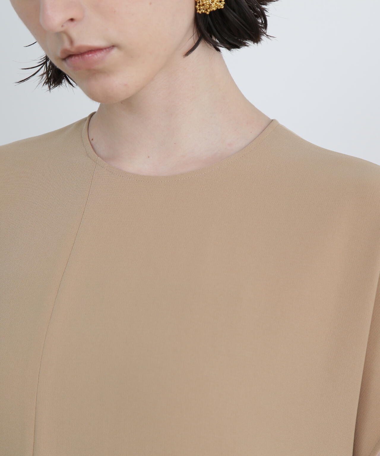 【完売品】24AW✨️定価7.2万 アドーア アルチザンタフワンピース エクリュ マットストレッチダンボールワンピース | ADORE（アドーア） ｜【公式