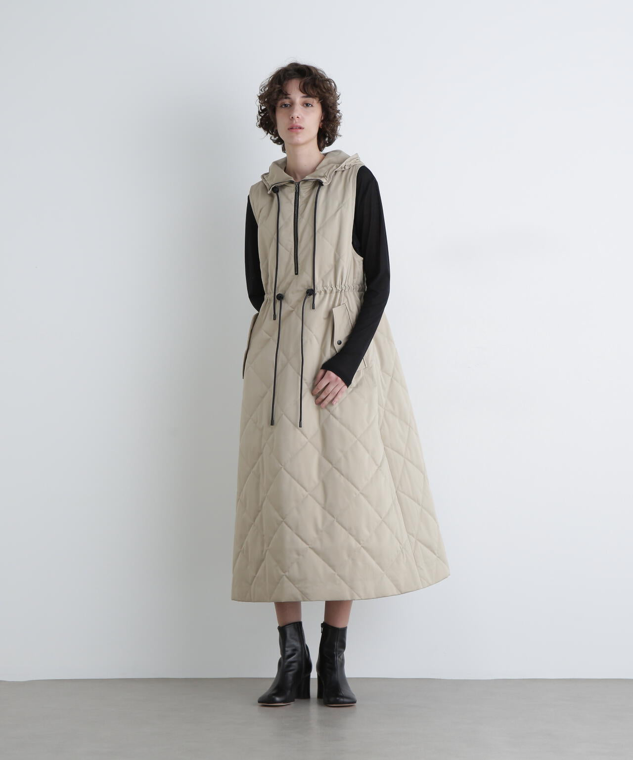 UNiPH＞ブライトキルティングワンピース | ADORE（アドーア） ｜【公式