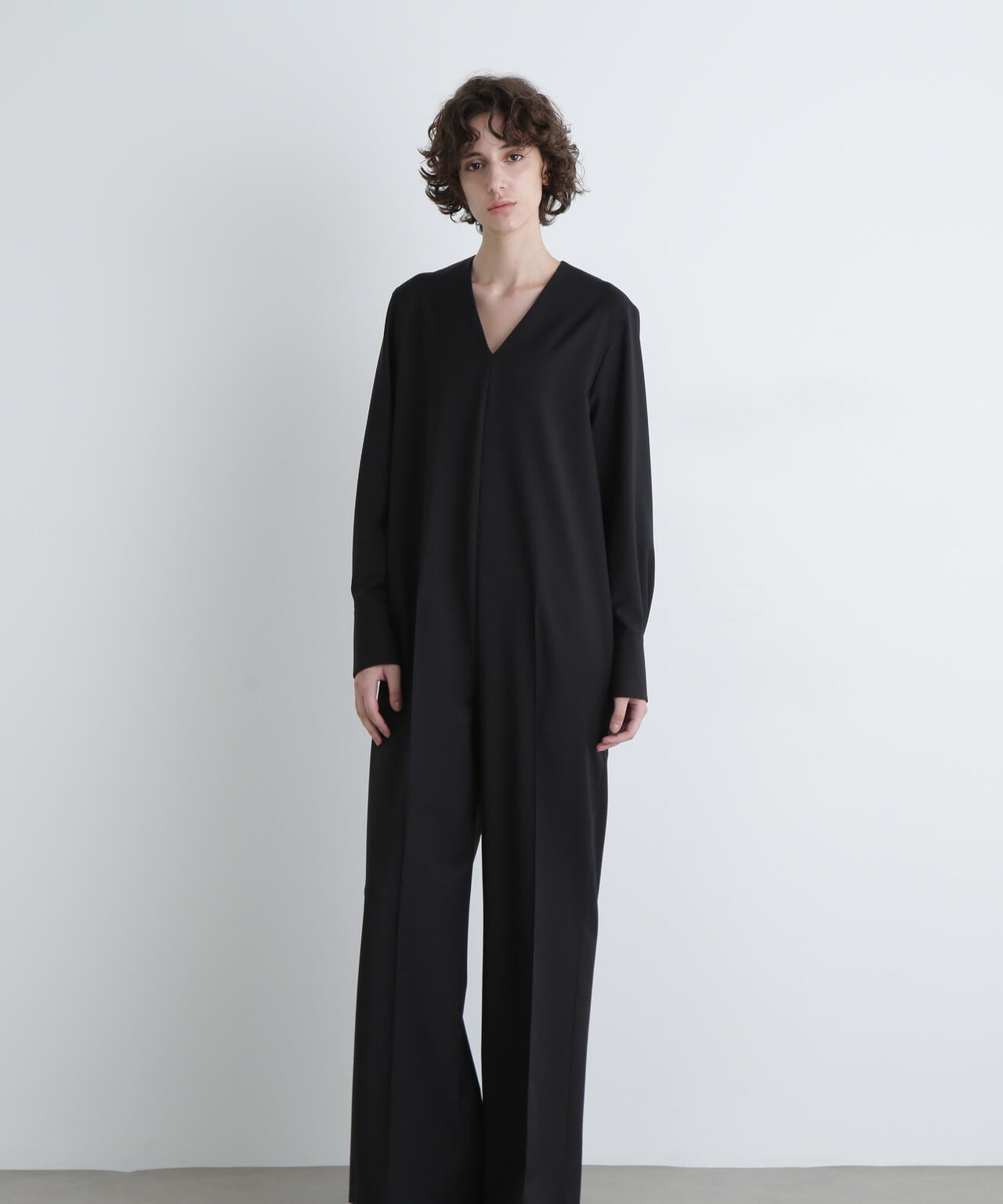 美品☆アドーア ウール ロングワンピース Vネック キーネック 黒 38 UNiPH＞ファインウールトロワンピース | ADORE（アドーア） ｜【公式