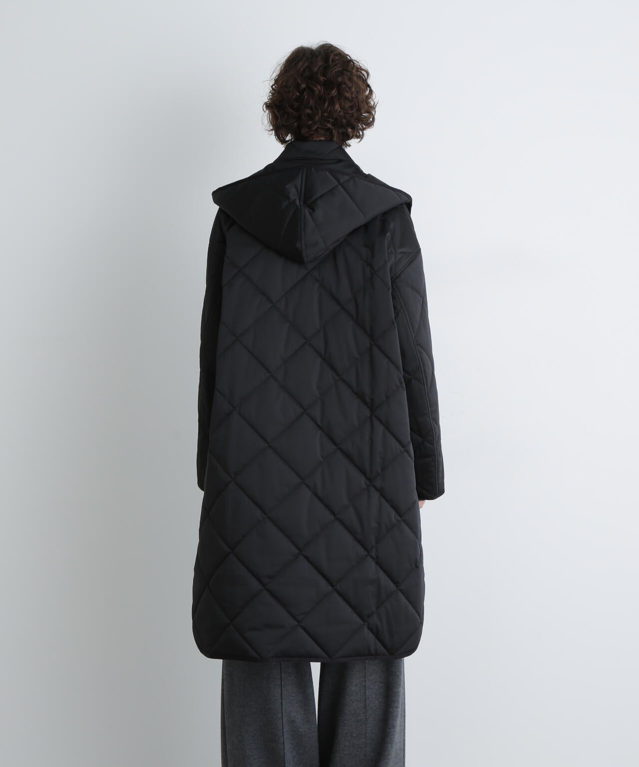 美品 アドーア ADORE キルティング ノーカラージャケット キルト 入学式 グラフィティキルティングジャケット | ADORE（アドーア