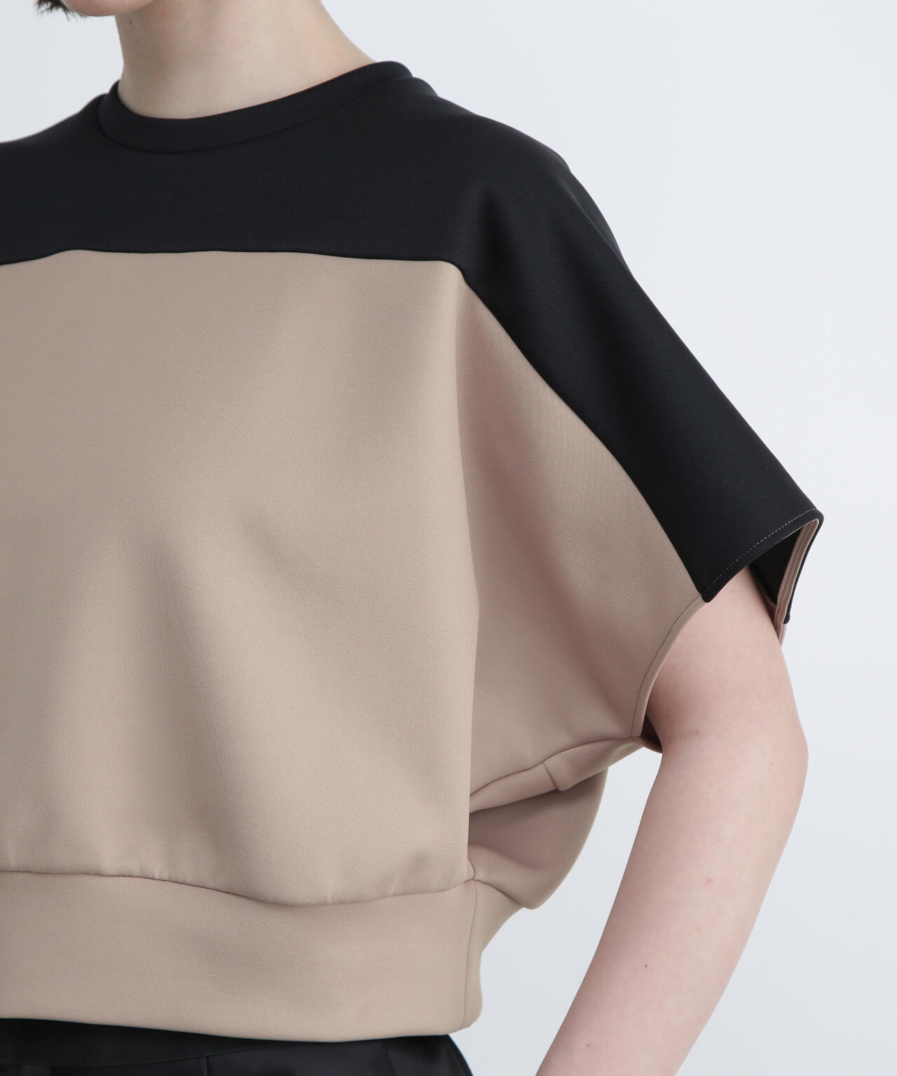 人気♪ADORE アドーア キュプラ混変形デザインカットソー 38 ブルー系 楽天市場】【SALE／50%OFF】◇シアージャージーカットソー ADORE