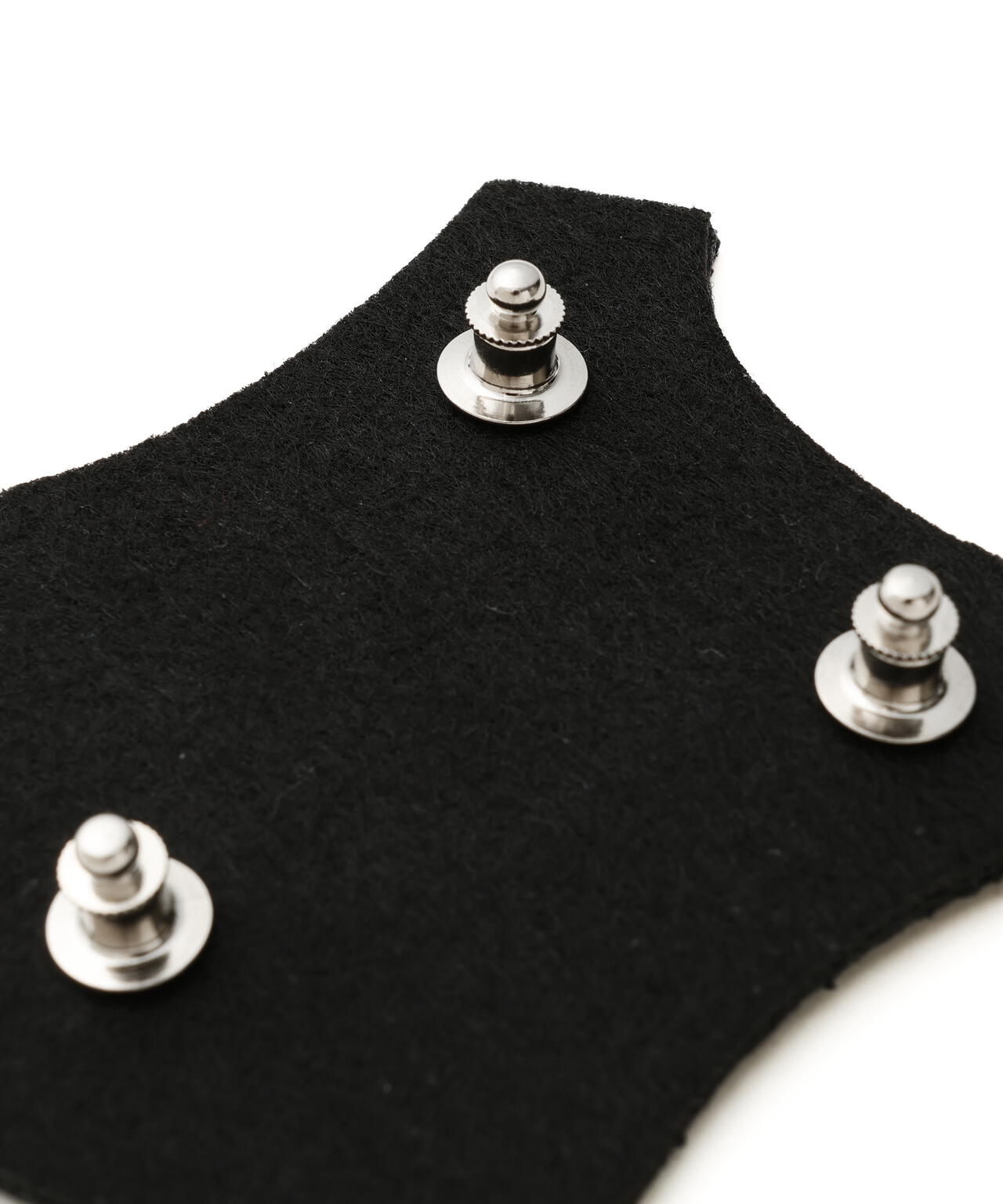 ＜UNiPH＞ＵＮｉＰＨエンブレムブローチ