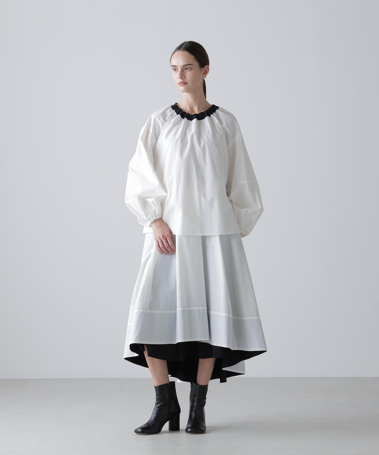 ナイロンダンプブラウス | ADORE（アドーア） ｜【公式】通販mix.tokyo