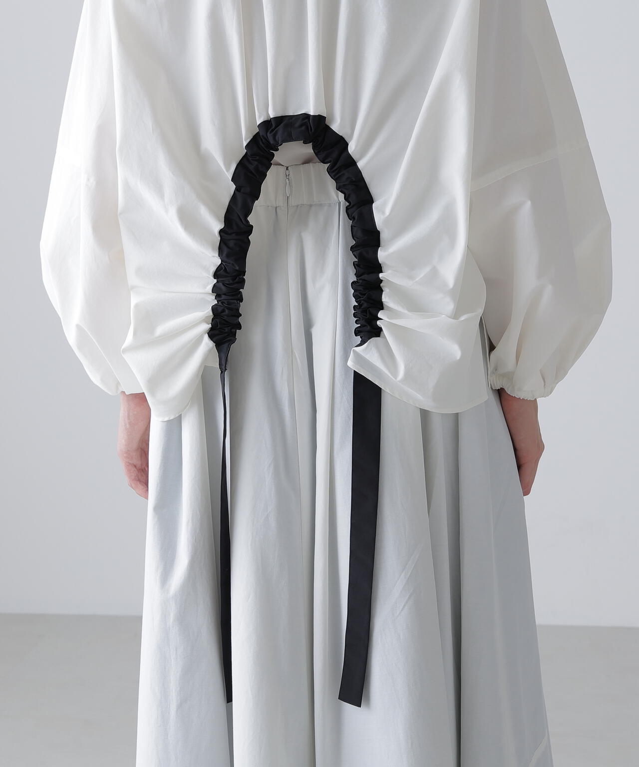 ナイロンダンプブラウス | ADORE（アドーア） ｜【公式】通販mix.tokyo