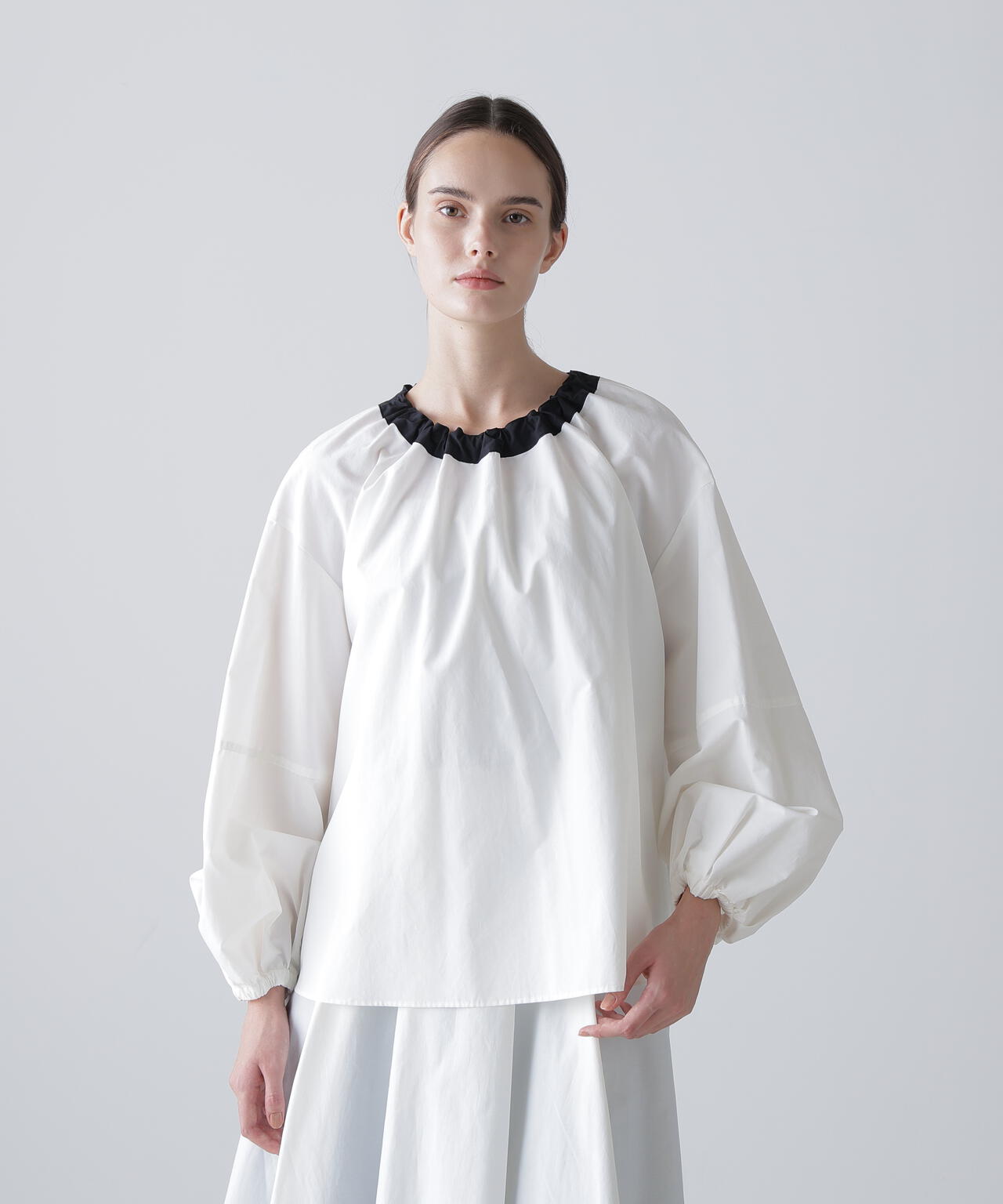 ナイロンダンプブラウス