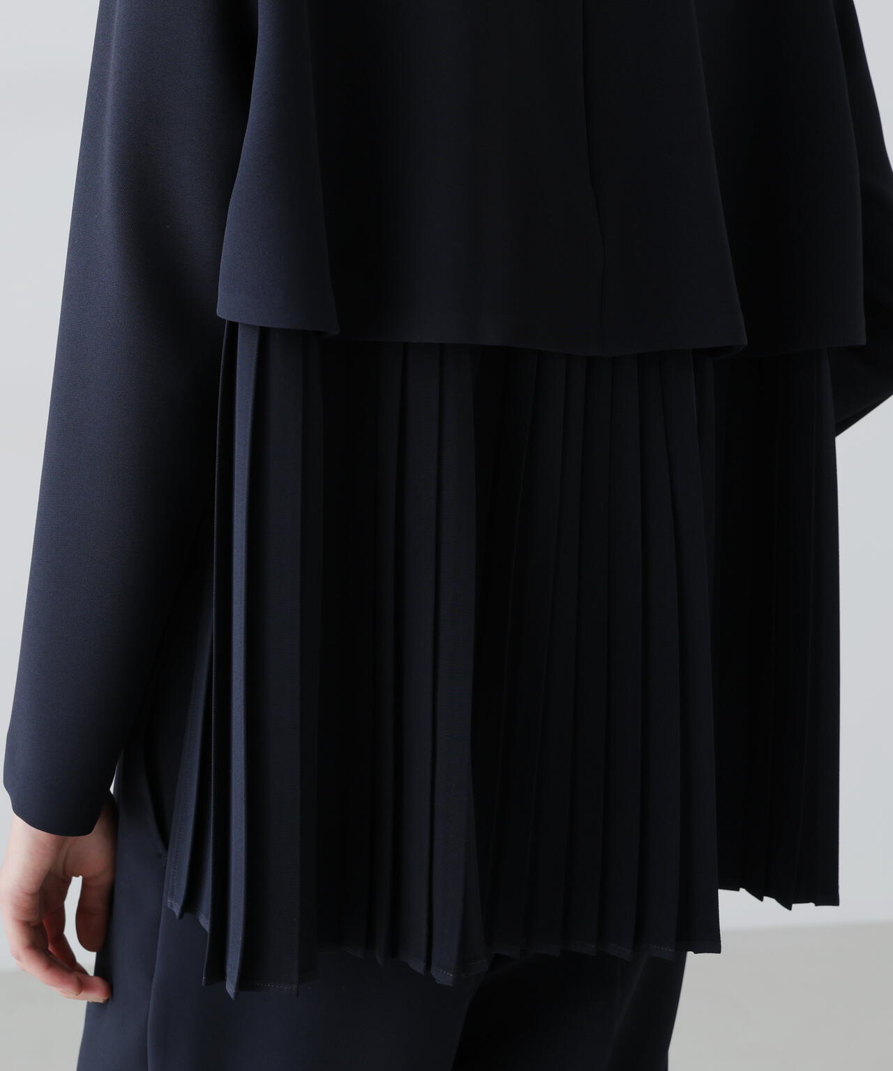 ♡新品タグ付♡ アドーア　ベルト付ブラウス＆スカート　セットアップ　黒 ストレッチジョーゼットブラウス | ADORE（アドーア） ｜【公式】通販