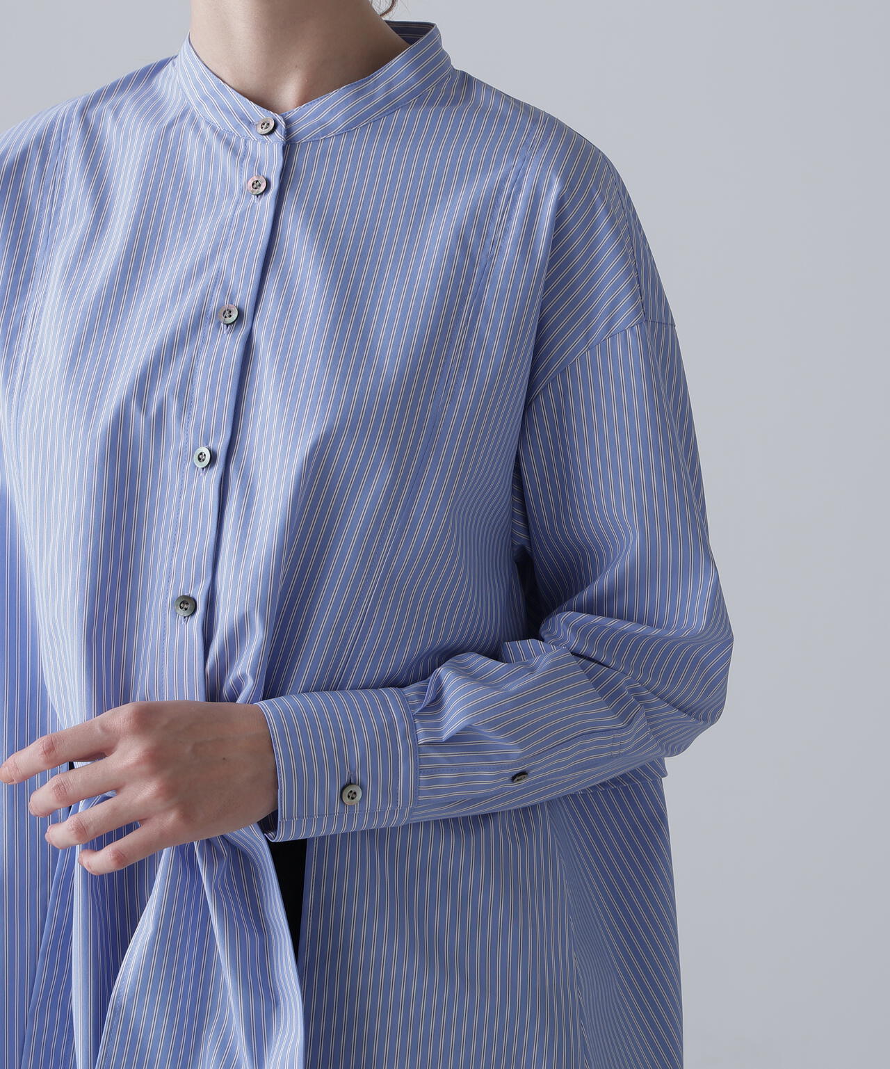 新品未使用 アドーア　クリスピークロスブラウス　ADORE 25年春夏完売品 クリスピークロスブラウス | ADORE（アドーア） ｜【公式】通販