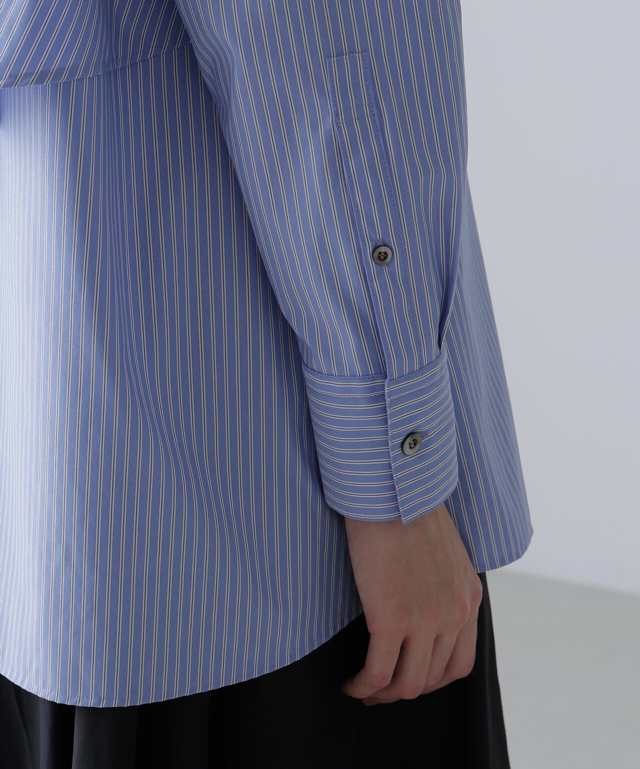 新品未使用 アドーア　クリスピークロスブラウス　ADORE 25年春夏完売品 クリスピークロスブラウス | ADORE（アドーア） ｜【公式】通販