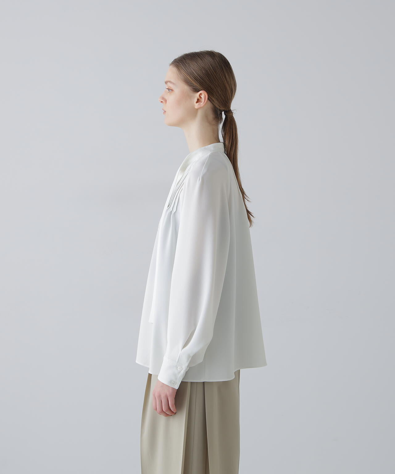 バックサテンジョーゼットブラウス | ADORE（アドーア） ｜【公式