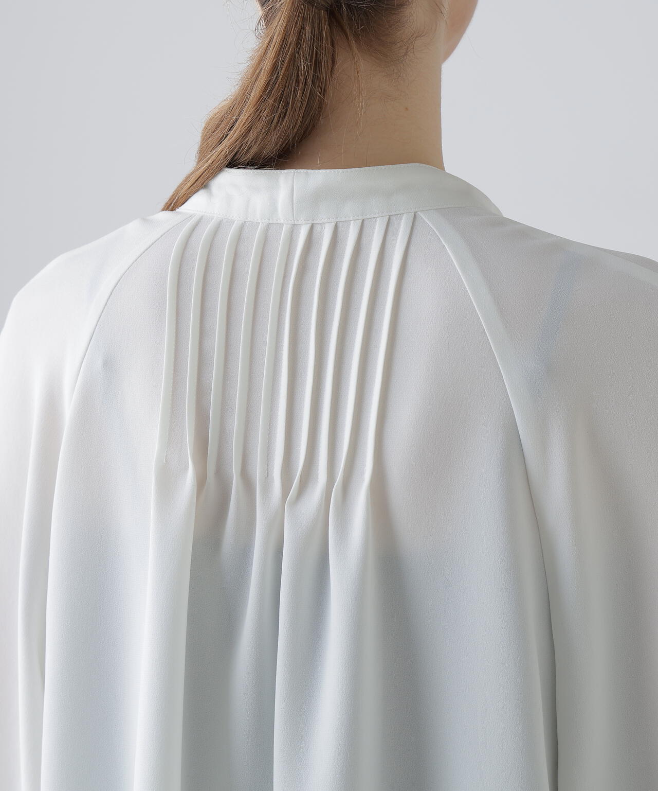 バックサテンジョーゼットブラウス | ADORE（アドーア） ｜【公式