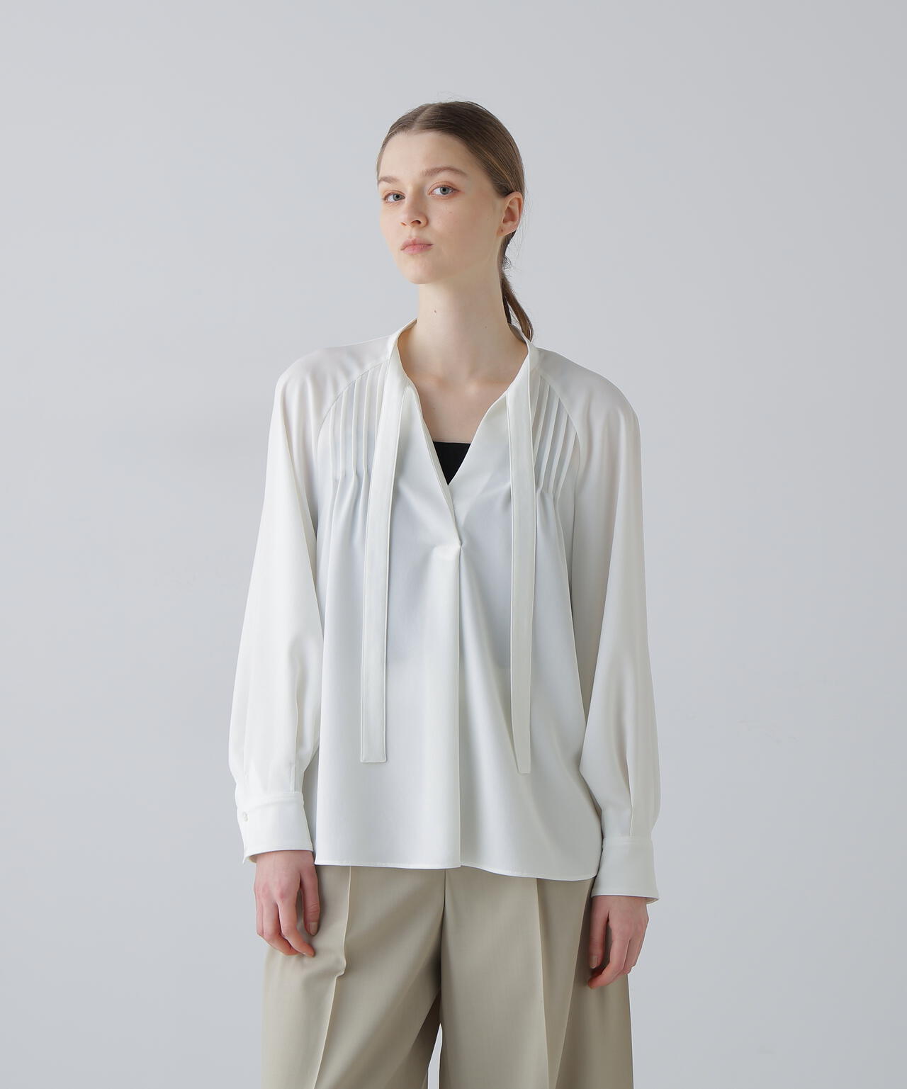 バックサテンジョーゼットブラウス | ADORE（アドーア） ｜【公式