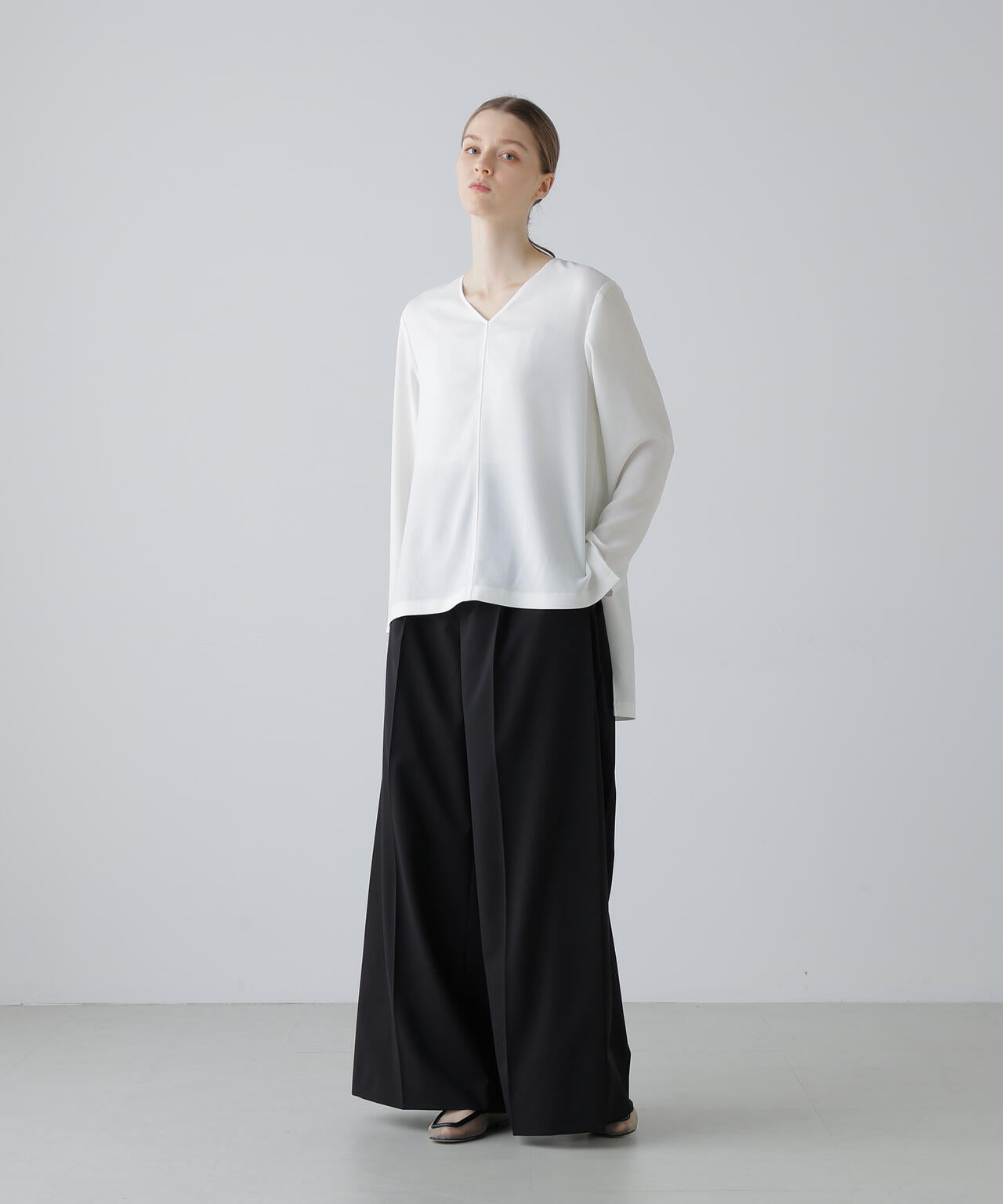 バックサテンジョーゼットＶネック