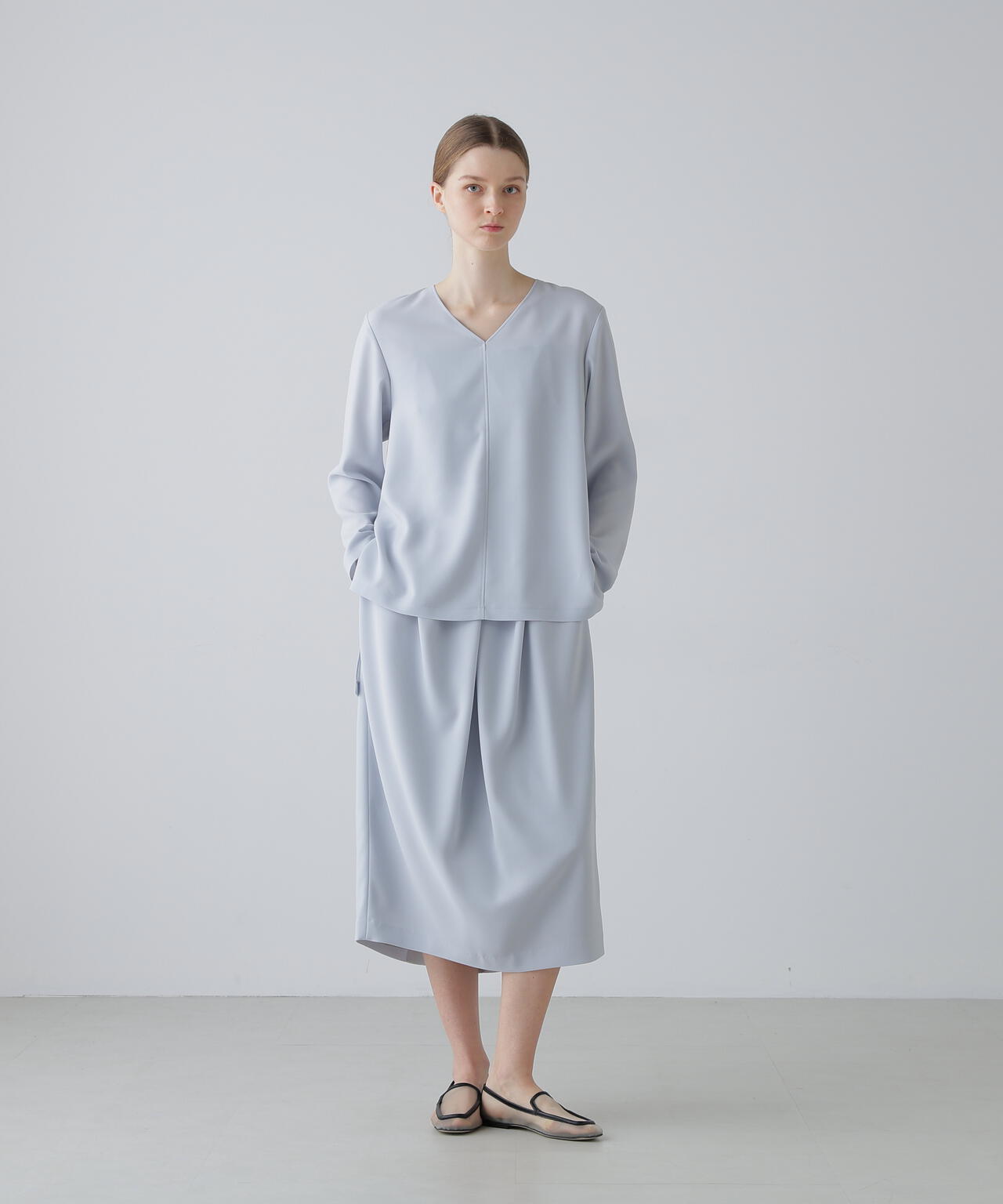 バックサテンジョーゼットＶネック