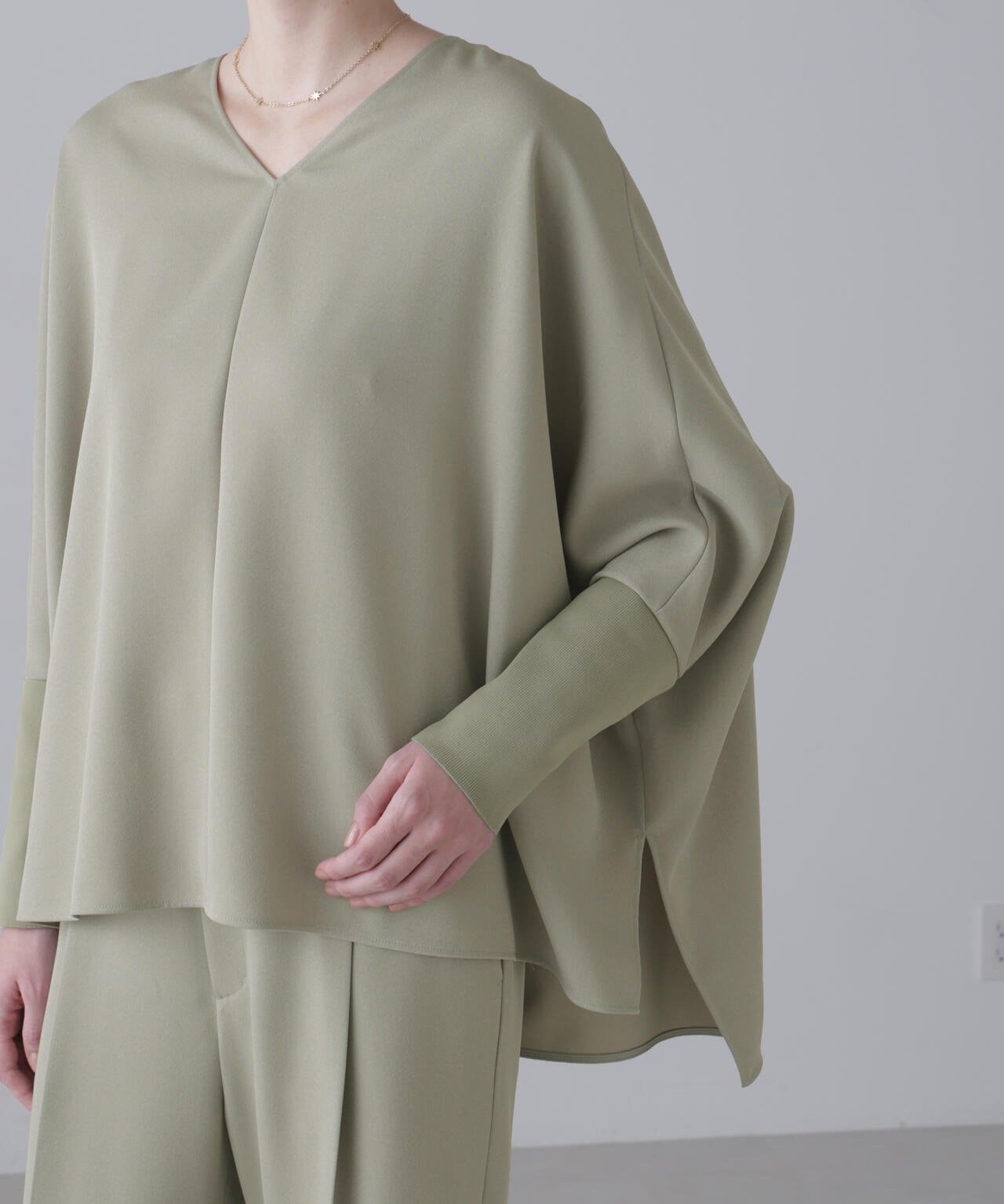 ドライカシドスブラウス