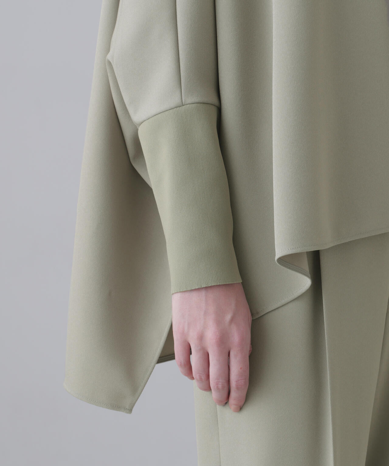 ドライカシドスブラウス