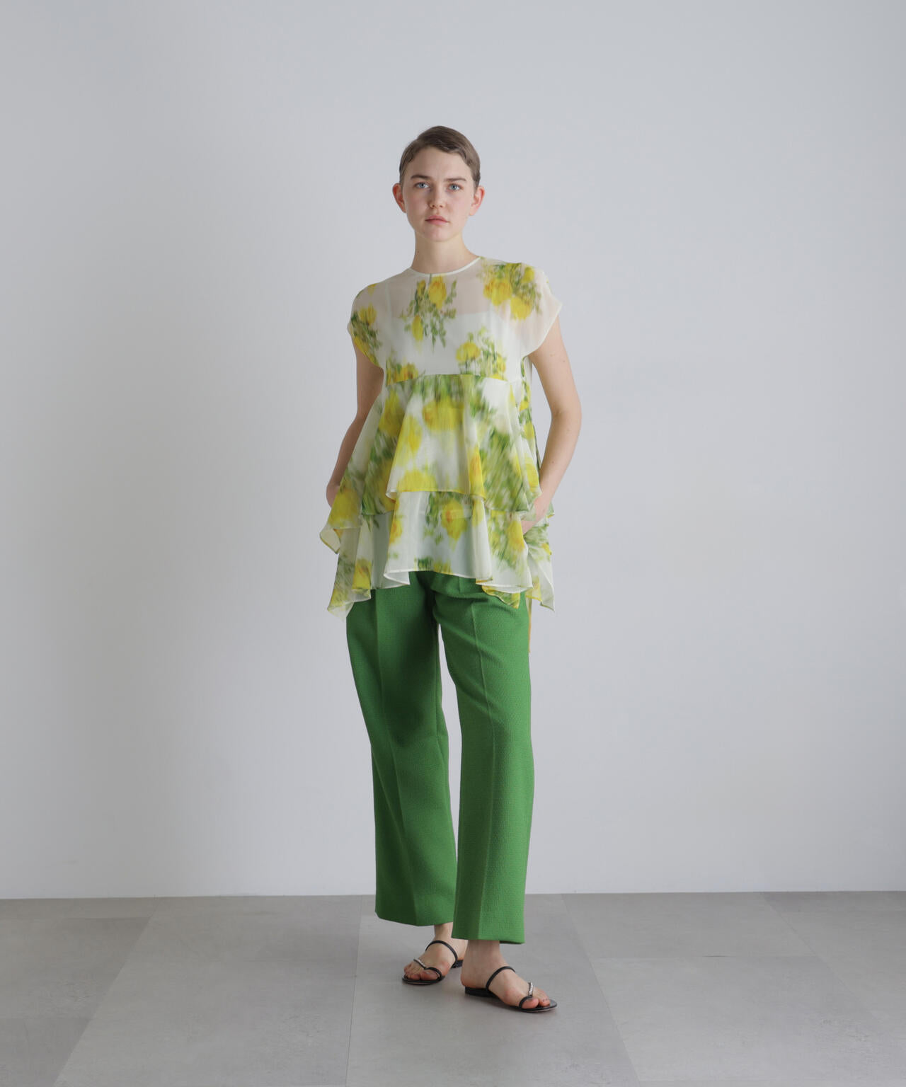 ミスティングフラワープリントブラウス | ADORE（アドーア） ｜【公式