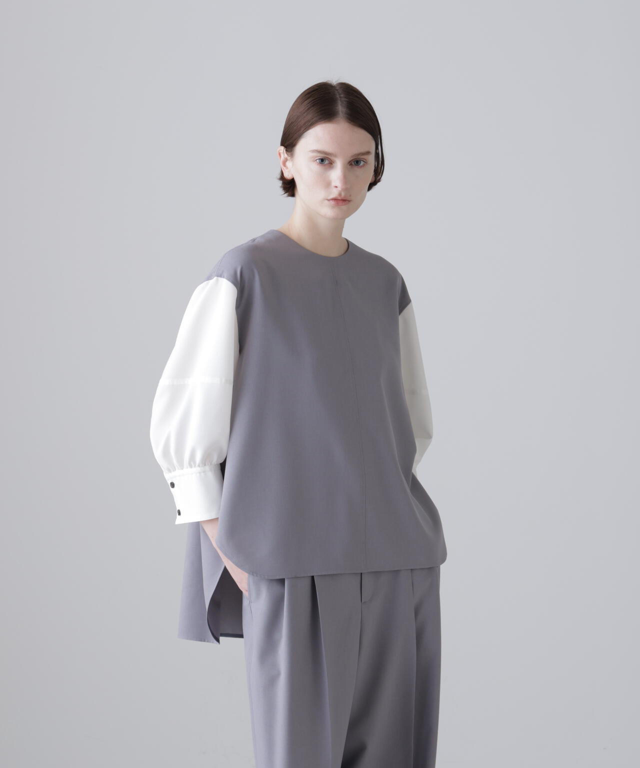 ファンクショナルプレーンクロスブラウス