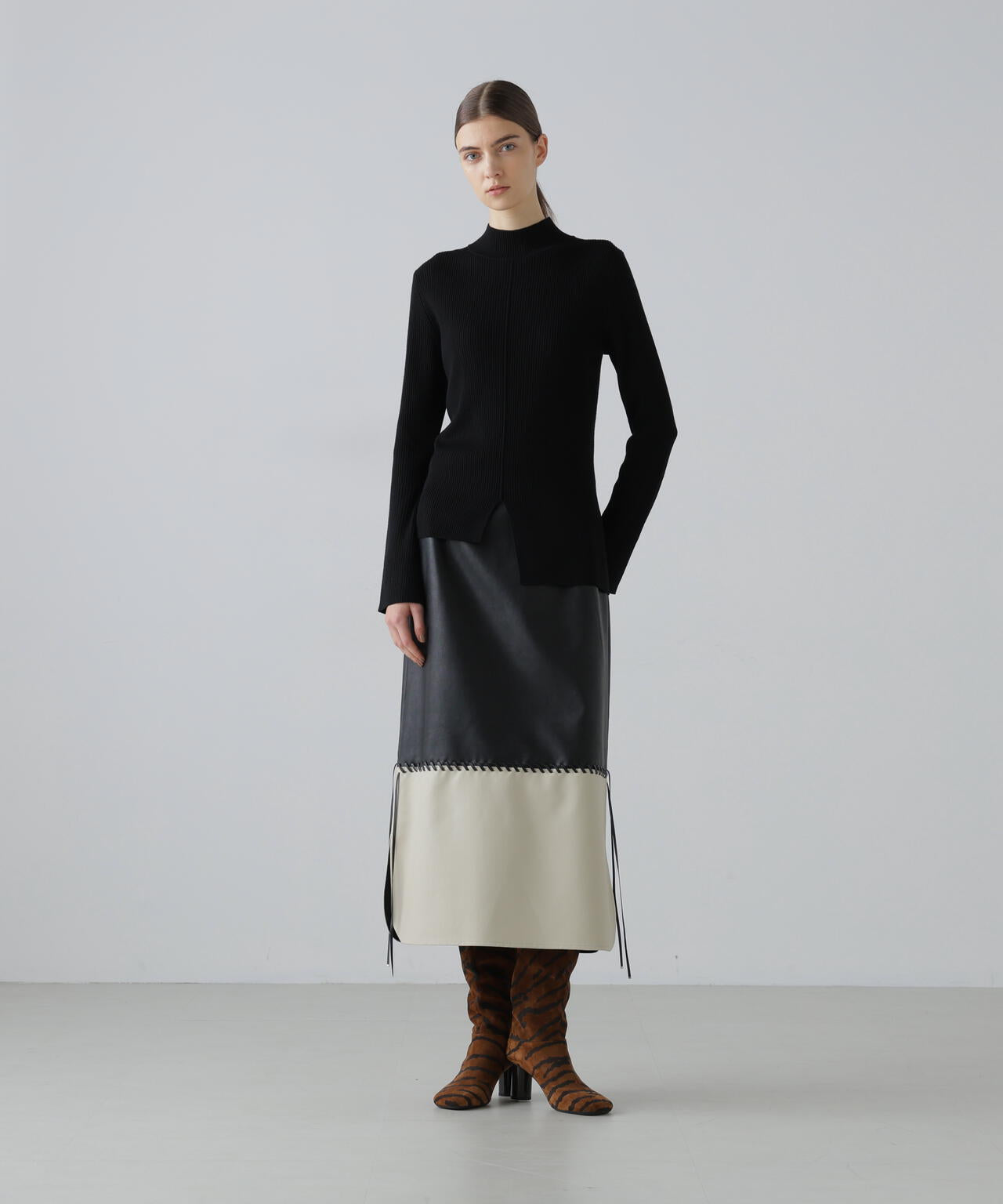 新品アドーア　レザースカート レースアップフェイクレザースカート | ADORE（アドーア） ｜【公式