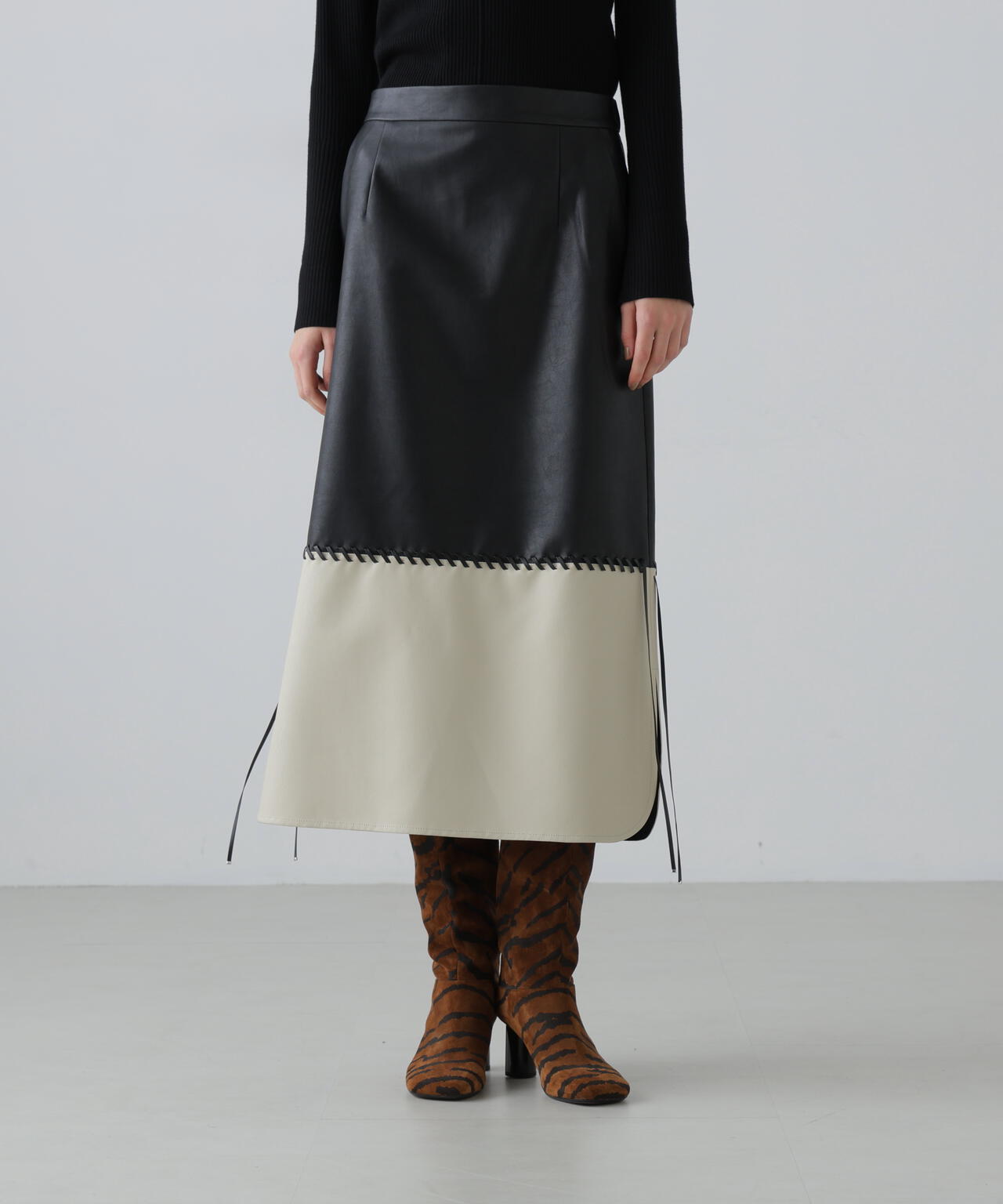 レースアップフェイクレザースカート | ADORE（アドーア） ｜【公式