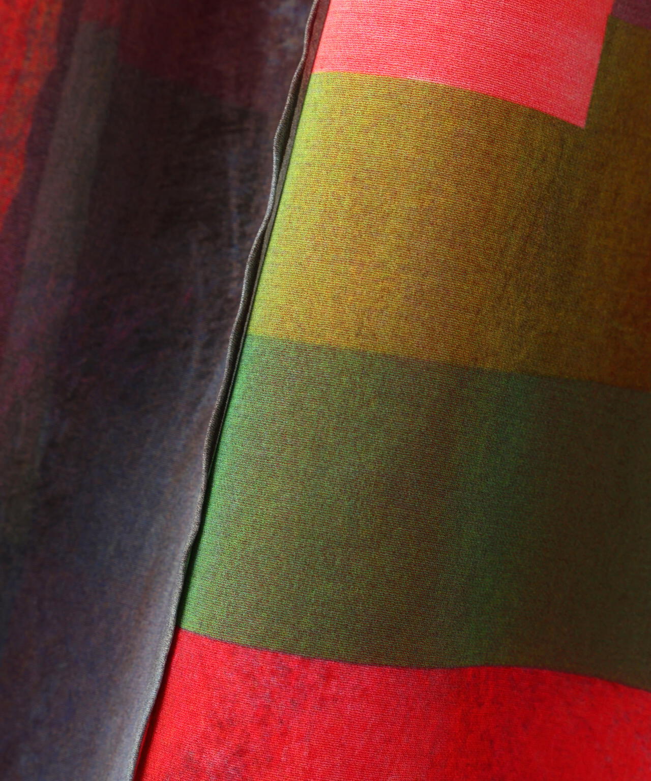 アブストラクトブロッキングプリントスカート