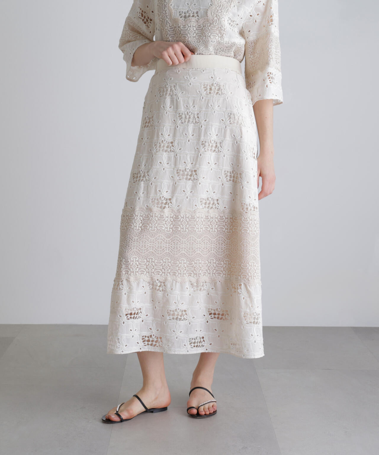 ラティスエンブロイダリースカート | ADORE（アドーア） ｜【公式