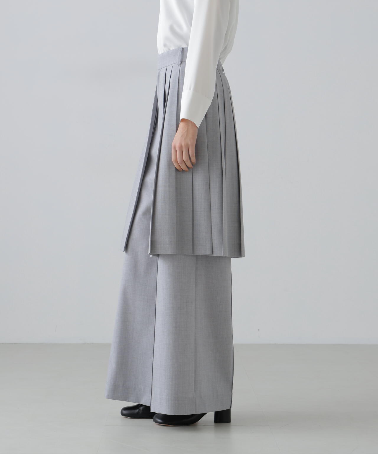 スマートトロピカルパンツ