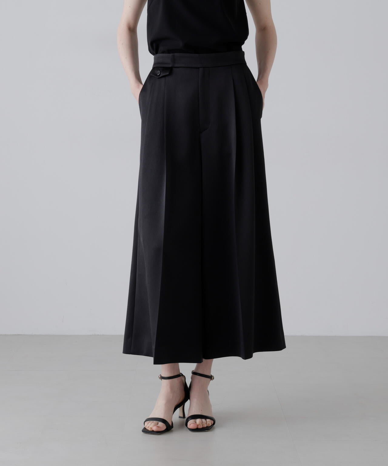 176cm B:80 W:60 H:88 着用サイズ：38