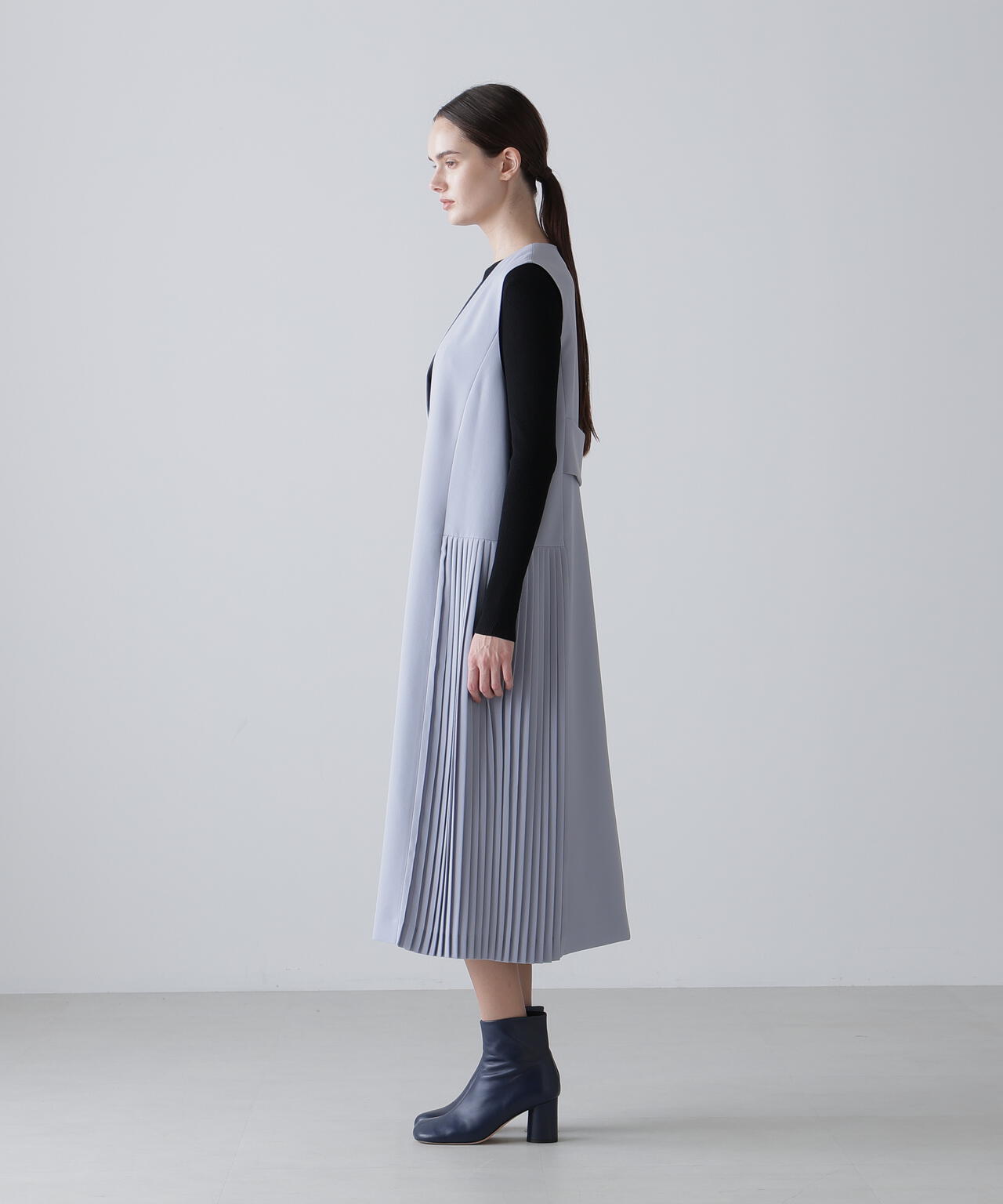 極美品 アドーア ADORE バックサテンアムンゼンワンピース ネイビー 36