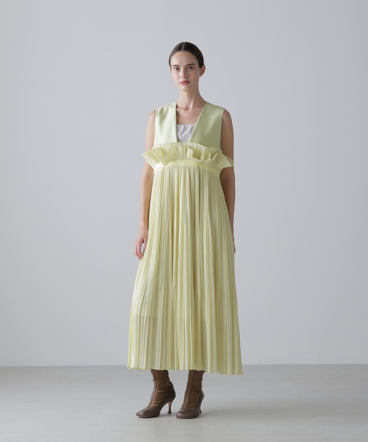 BLACK LABEL＞ハイツイストクレープワンピース | ADORE（アドーア